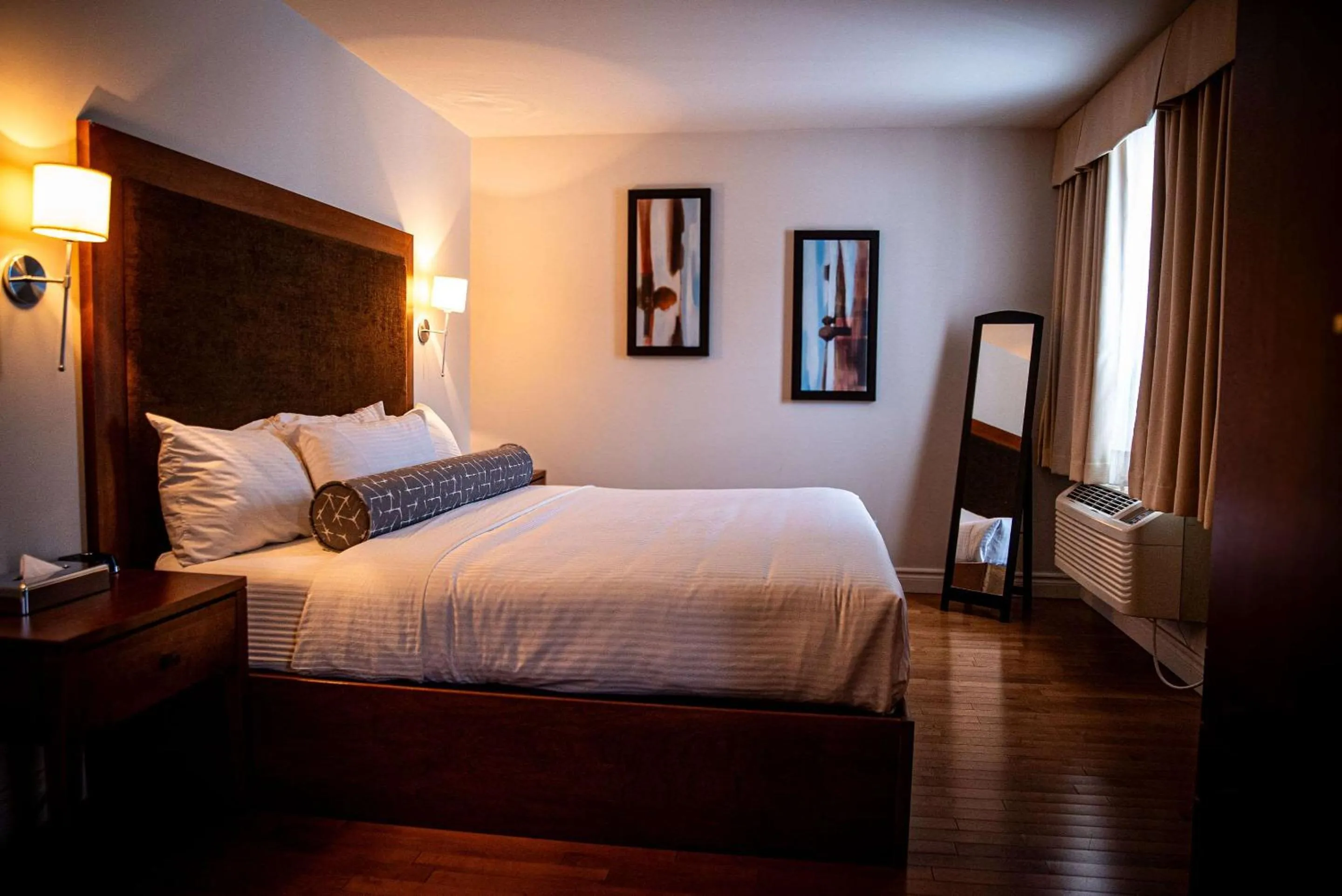 Bedroom, Bed in Le Noranda Hotel & Spa, an Ascend Collection Hotel