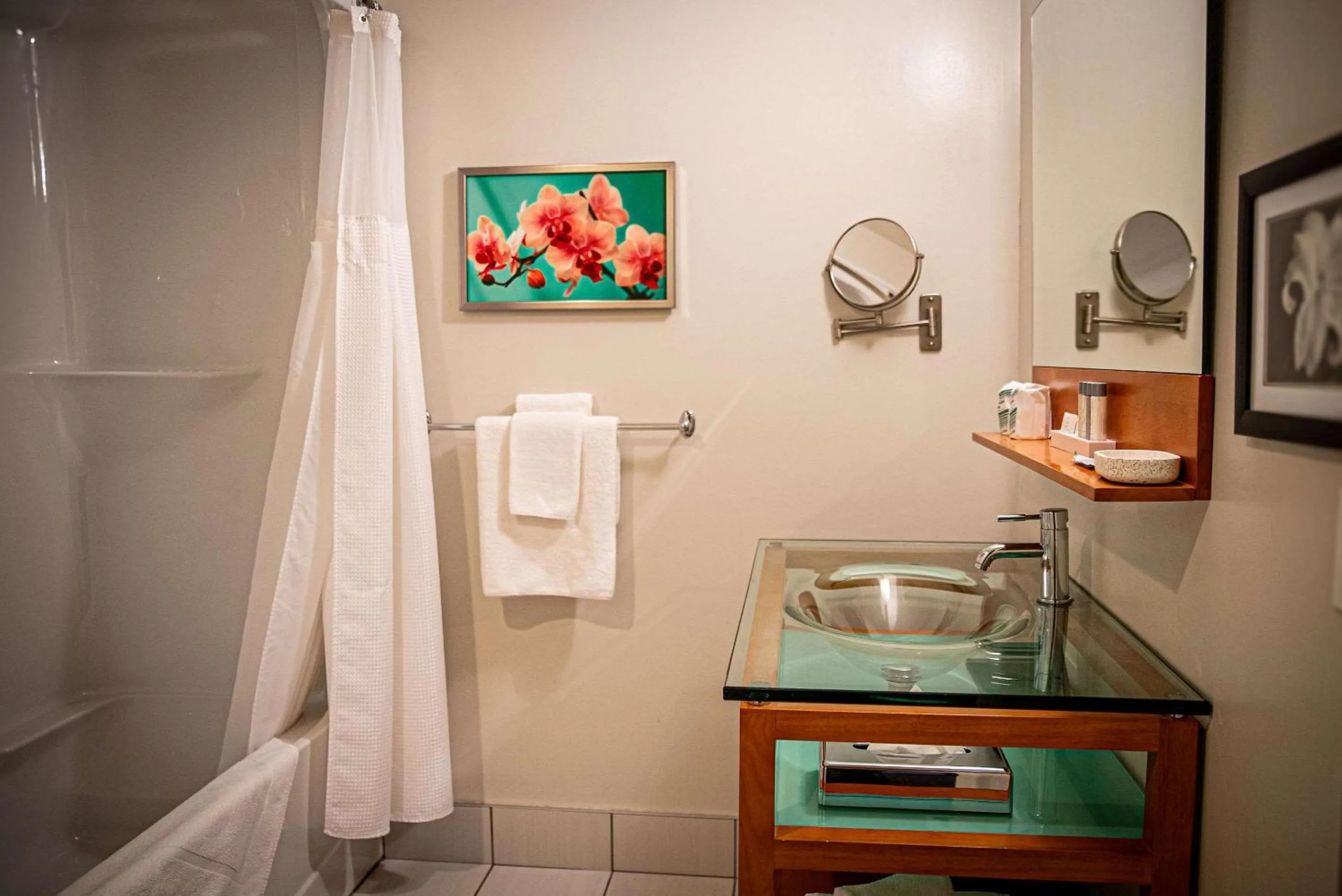 Bedroom in Le Noranda Hotel & Spa, an Ascend Collection Hotel