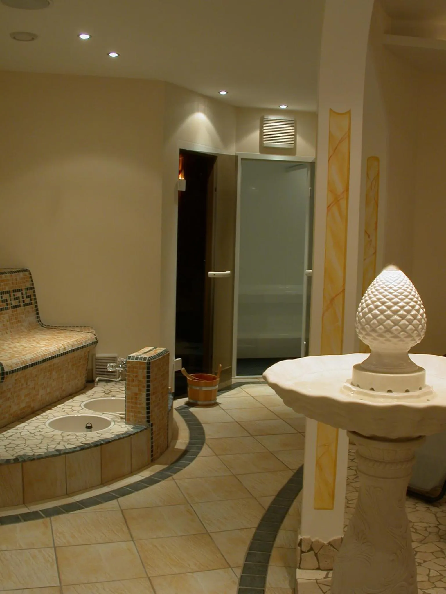 Spa and wellness centre/facilities in Hotel Garni Pradella