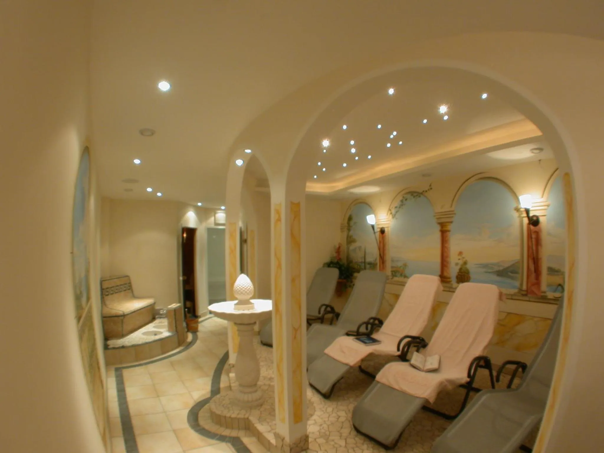 Spa and wellness centre/facilities in Hotel Garni Pradella