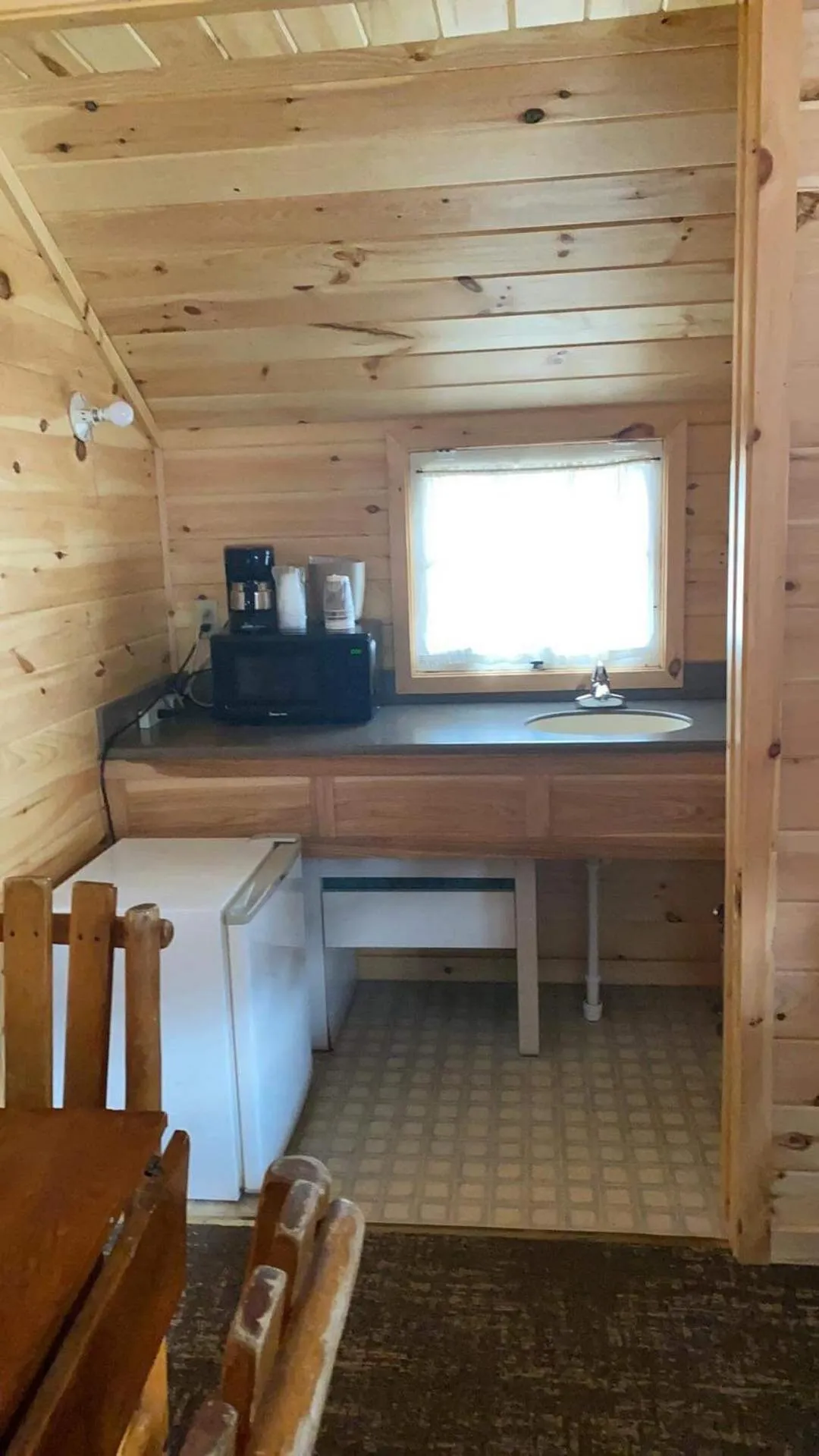 Beach House Lakeside Cottages