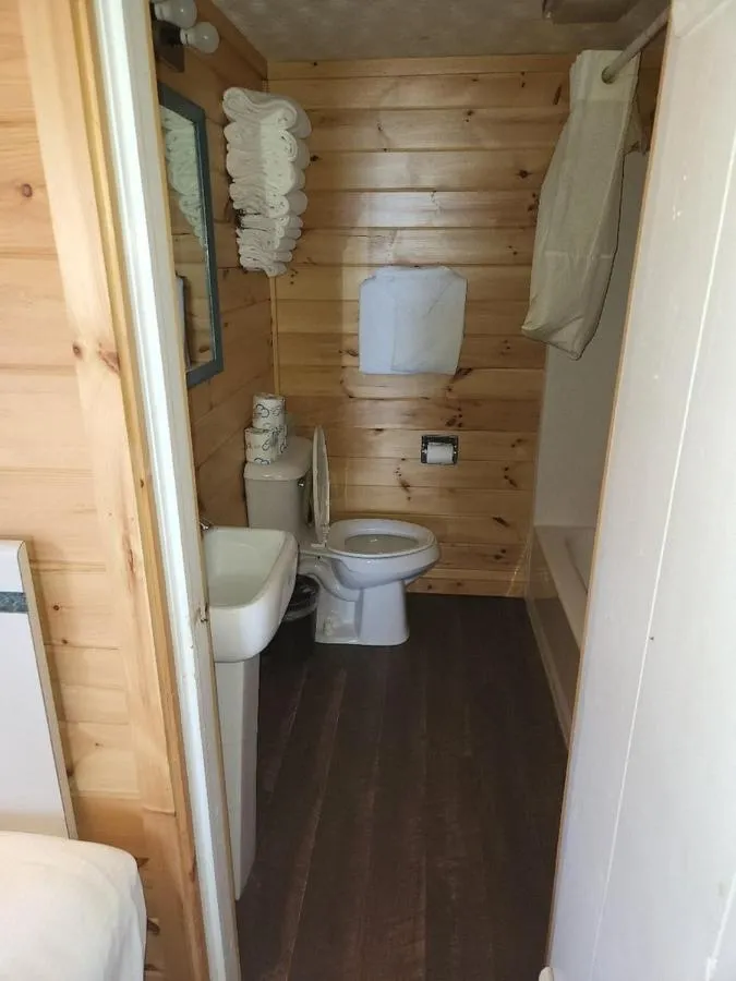 Beach House Lakeside Cottages