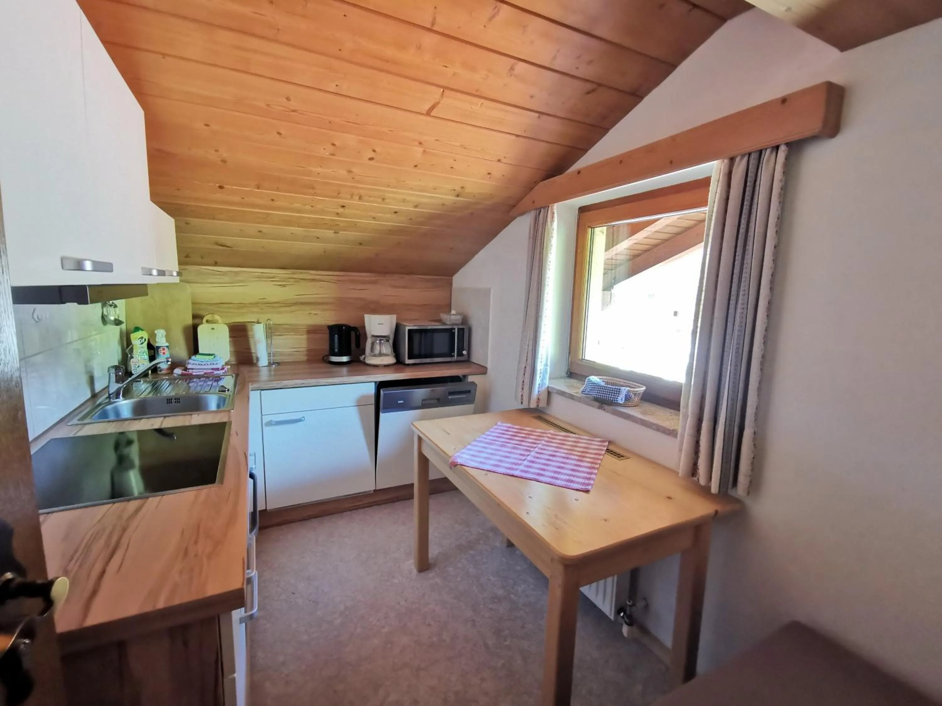 Kitchen or kitchenette in Haus Steinkarblick und Berghäusl