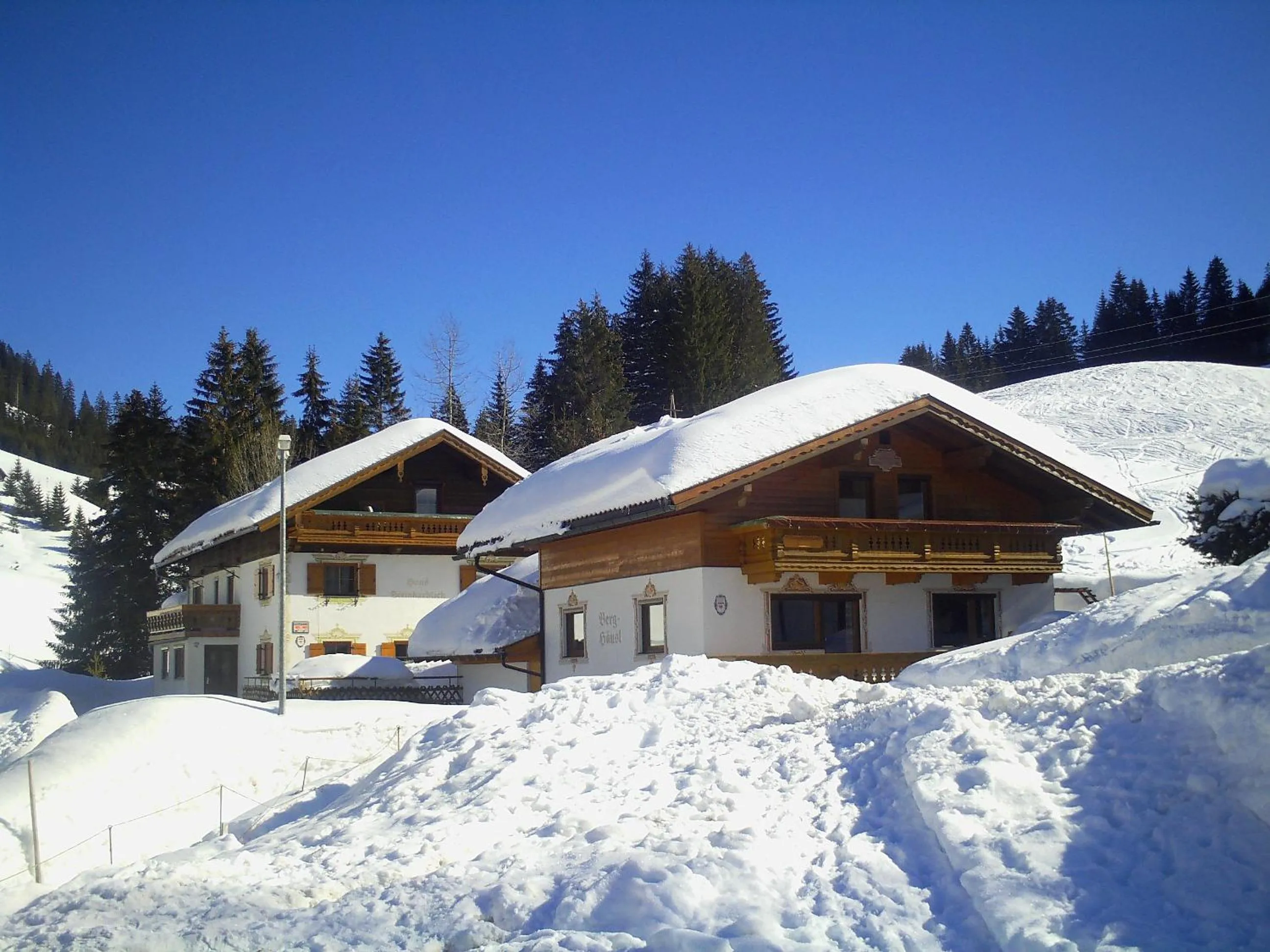 Property building in Haus Steinkarblick und Berghäusl