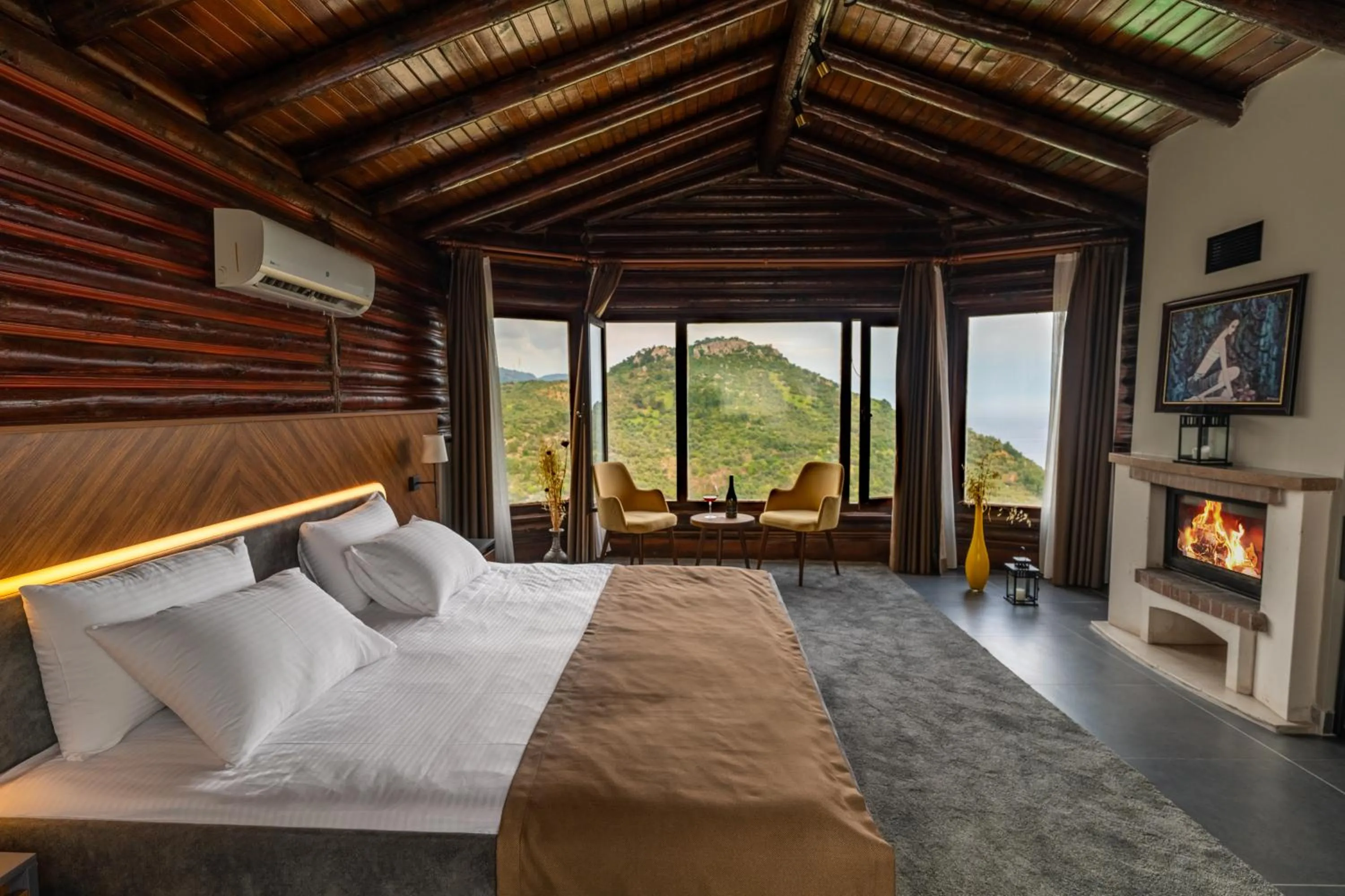 Photo of the whole room, Bed in Assos Kartal Yuvasi Hotel