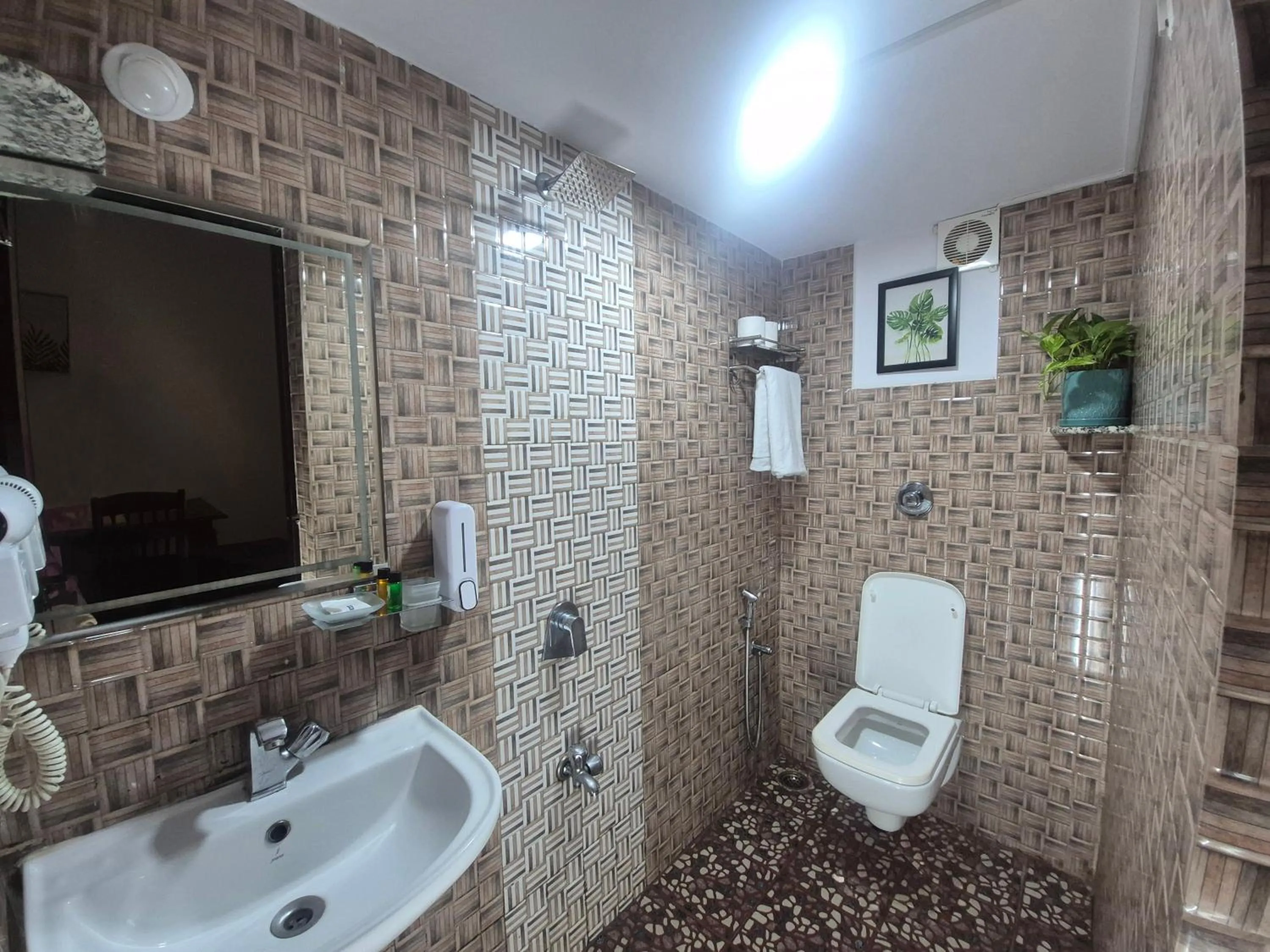 Shower in LaligurasVilla Beachside Escape - 100m to Beach