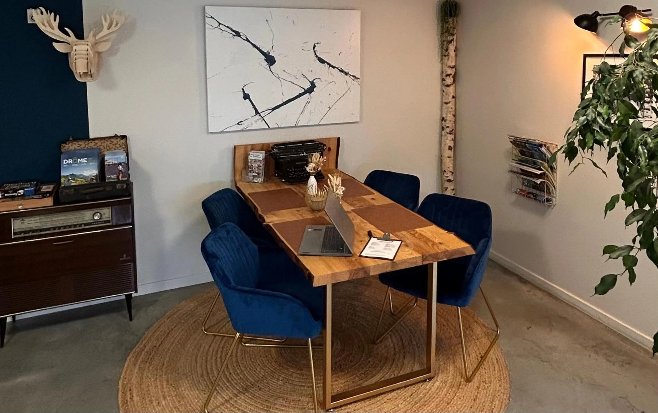 Seating area in Hotel Caiman