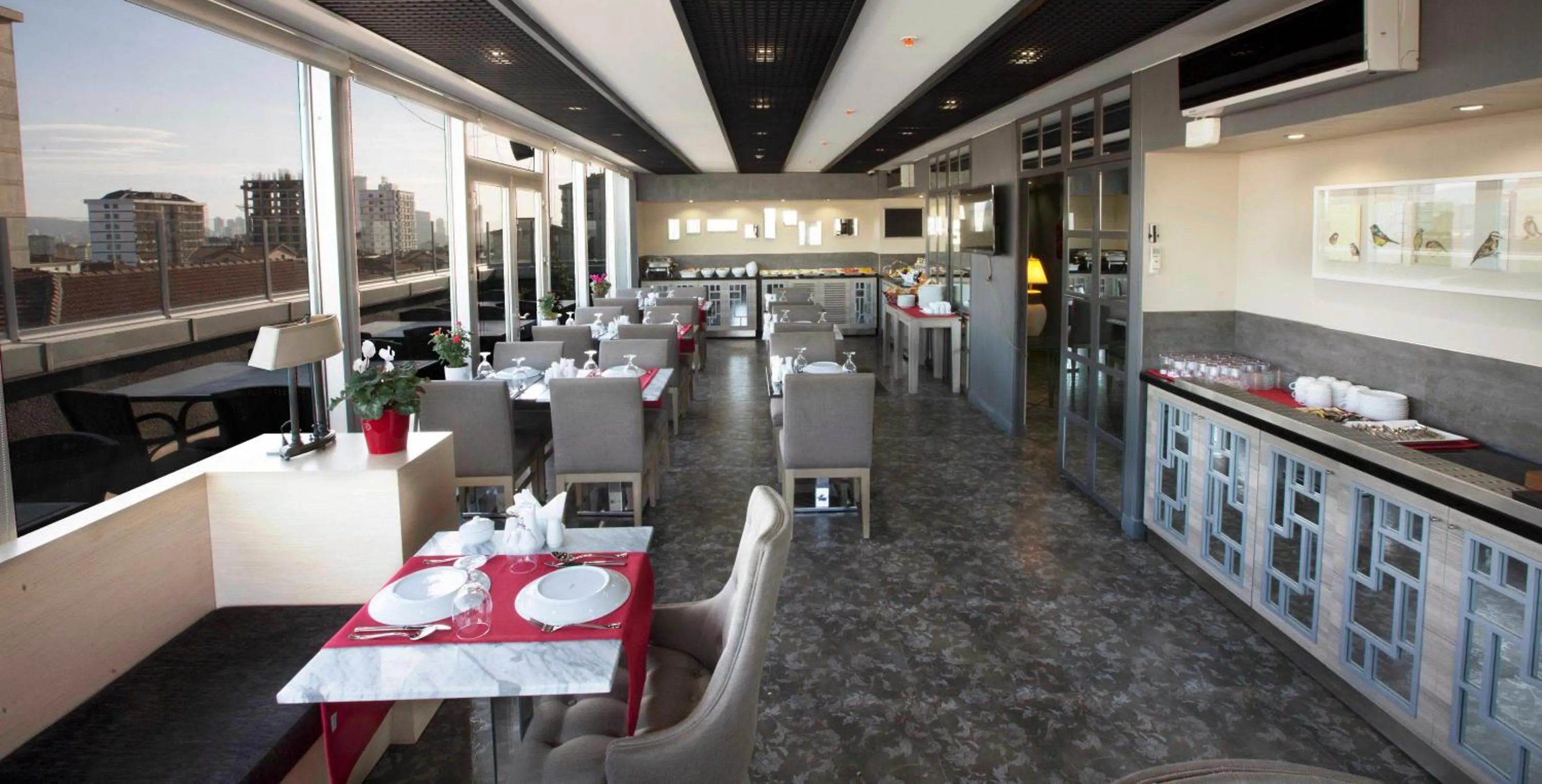 Restaurant/places to eat in Akoni Hotel