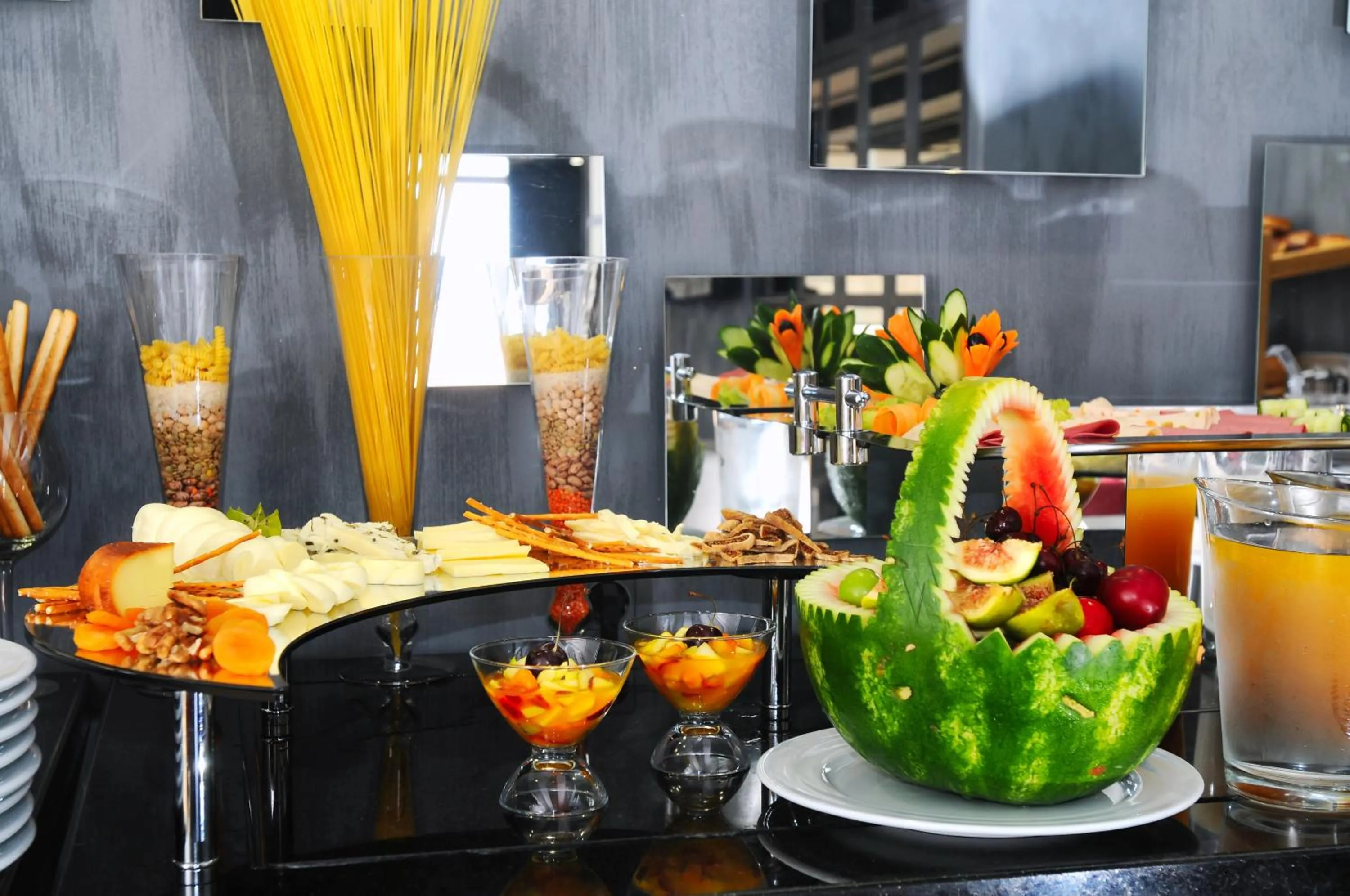 Food and drinks in Akoni Hotel