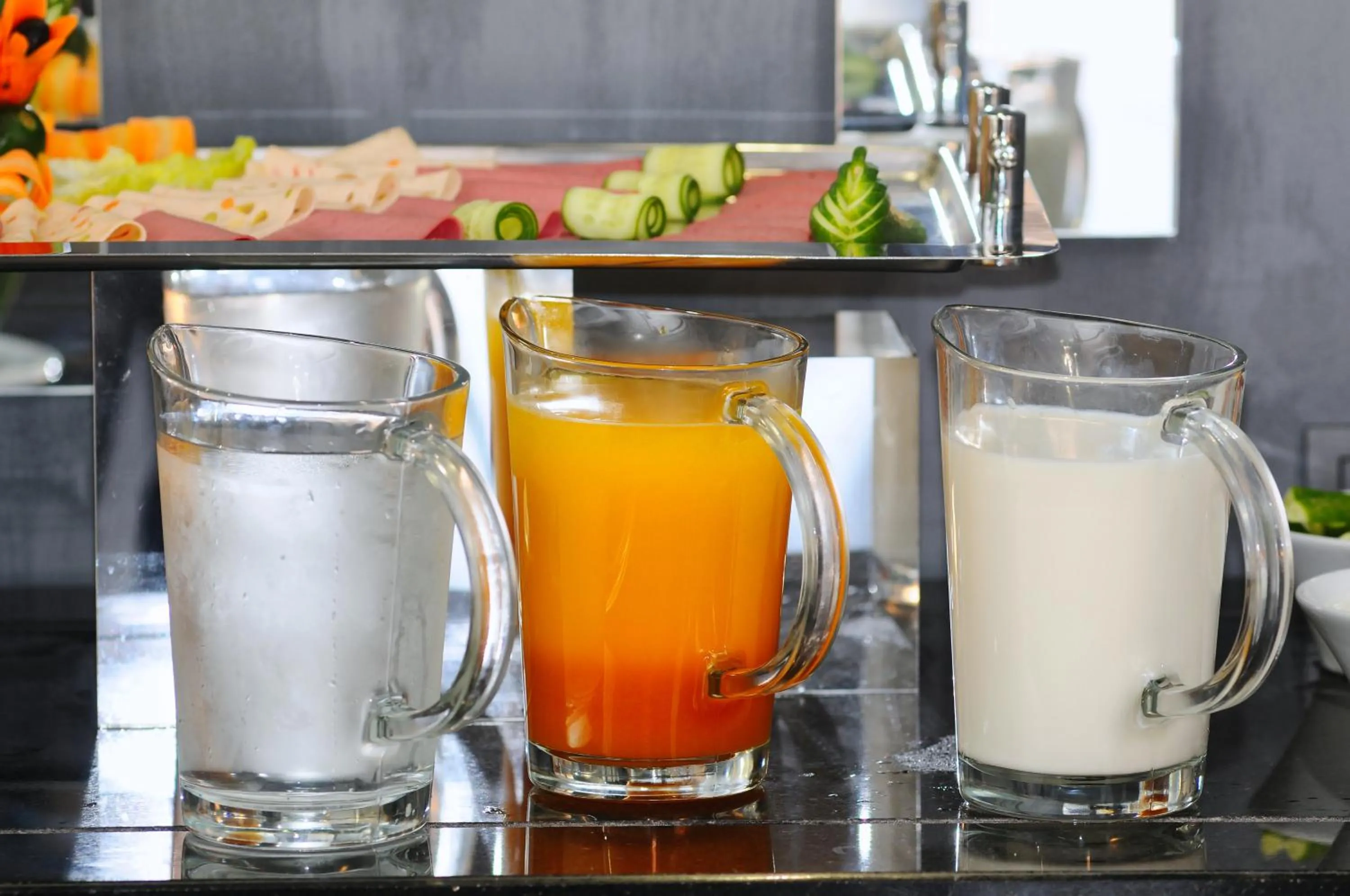 Food and drinks in Akoni Hotel