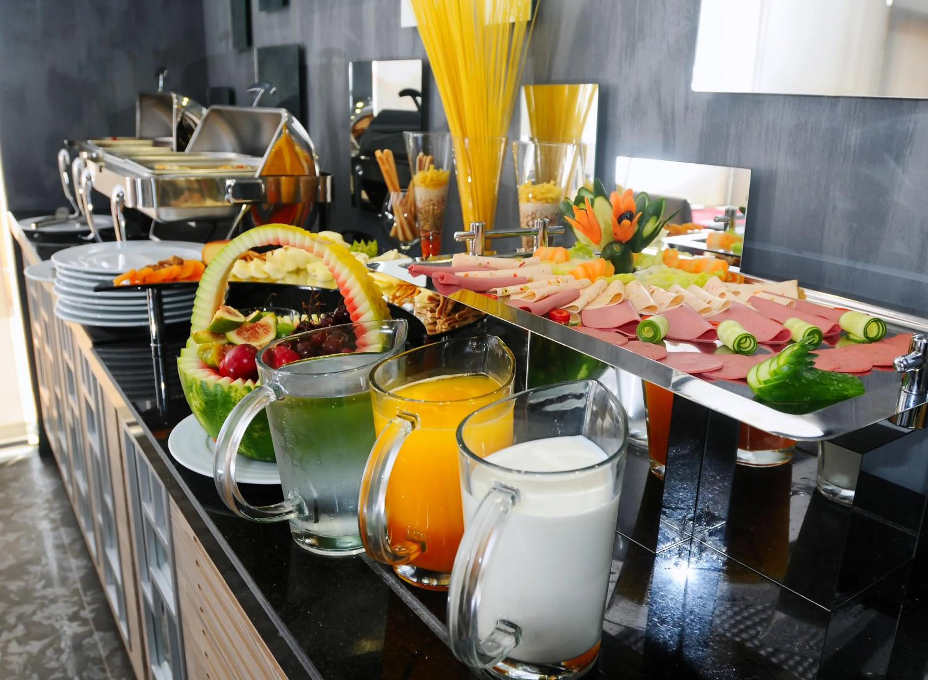 Food and drinks in Akoni Hotel