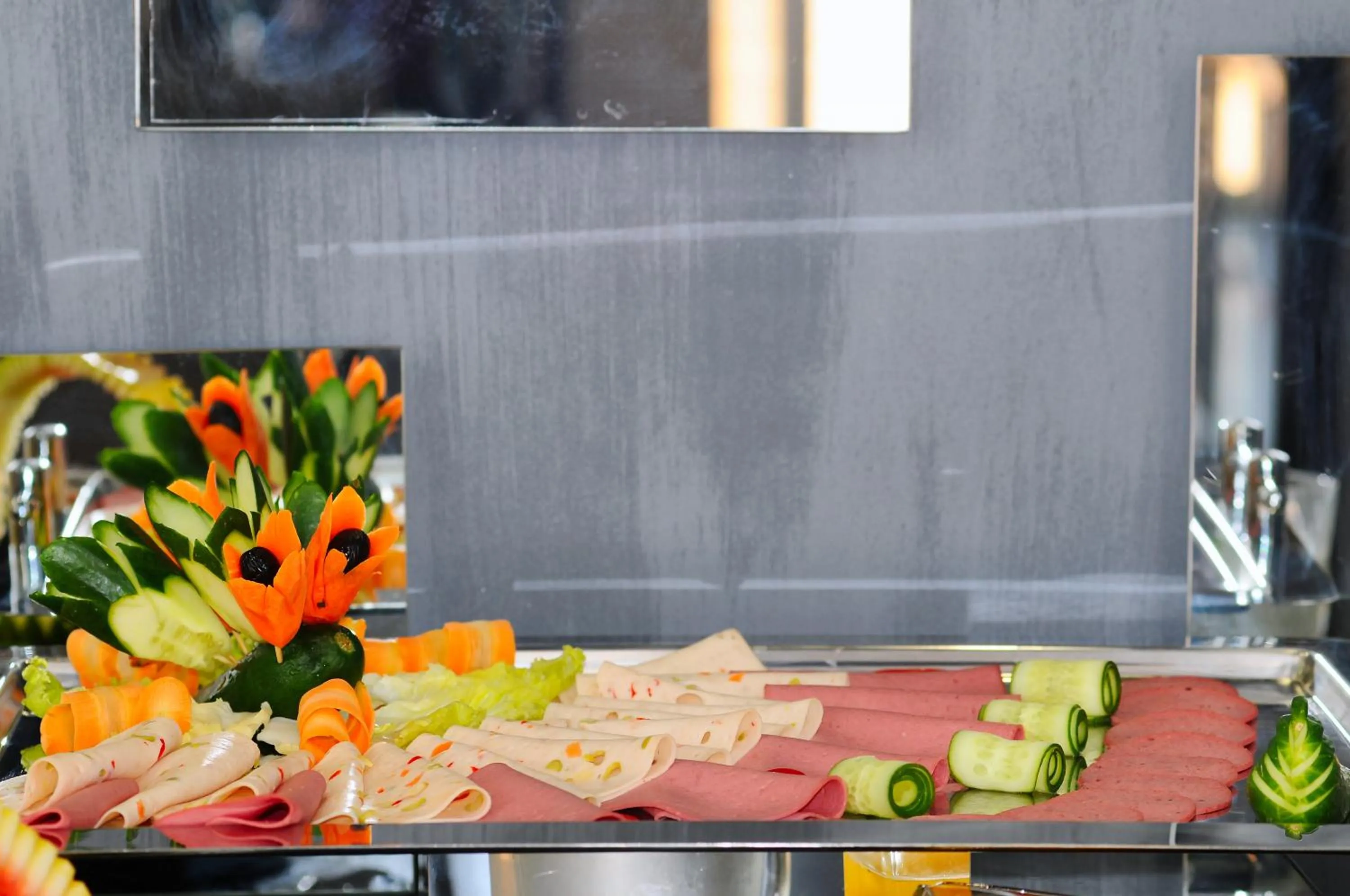 Food and drinks in Akoni Hotel