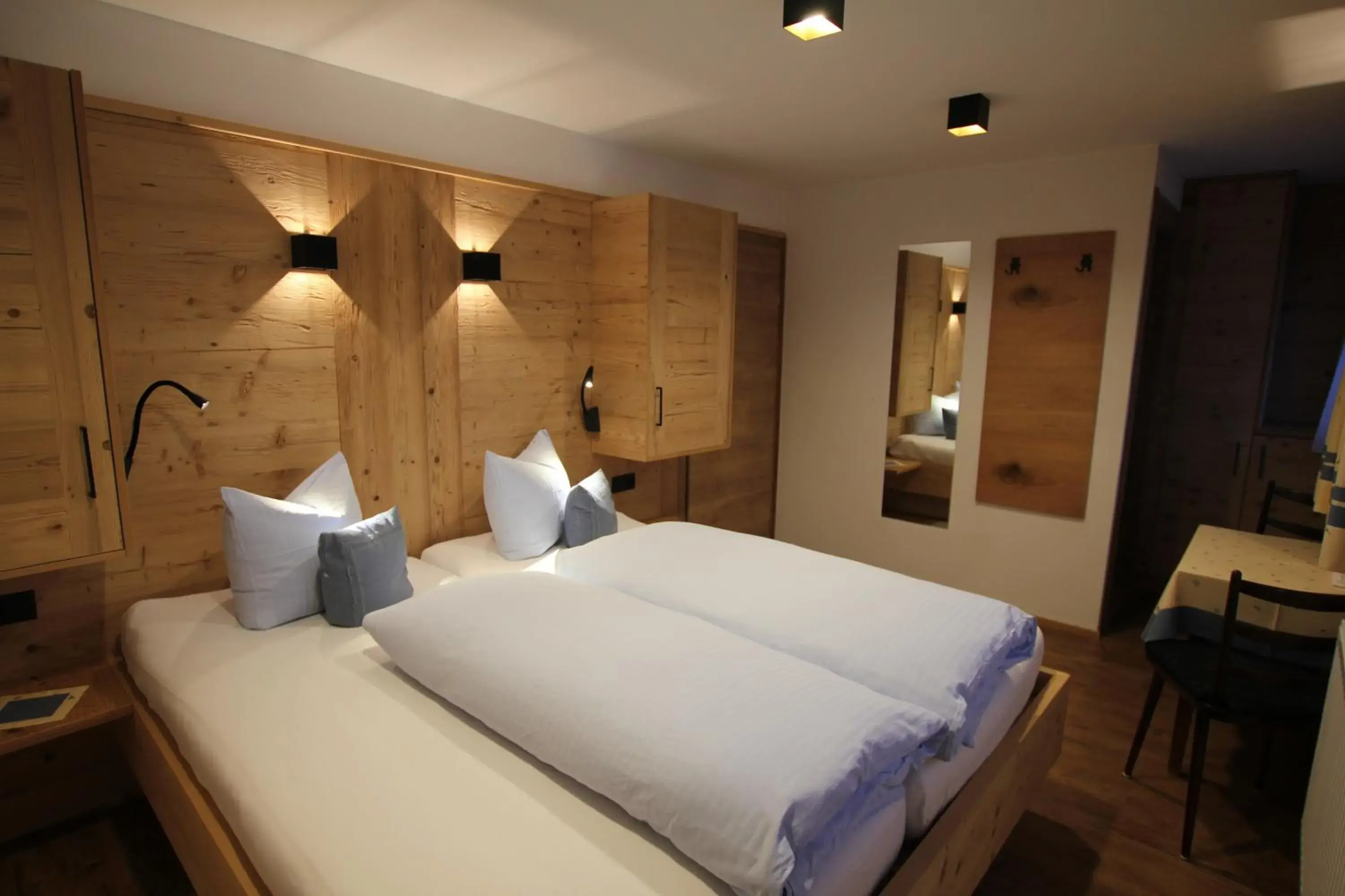 Double Room in Hotel Maroi Double Room in Hotel Maroi
