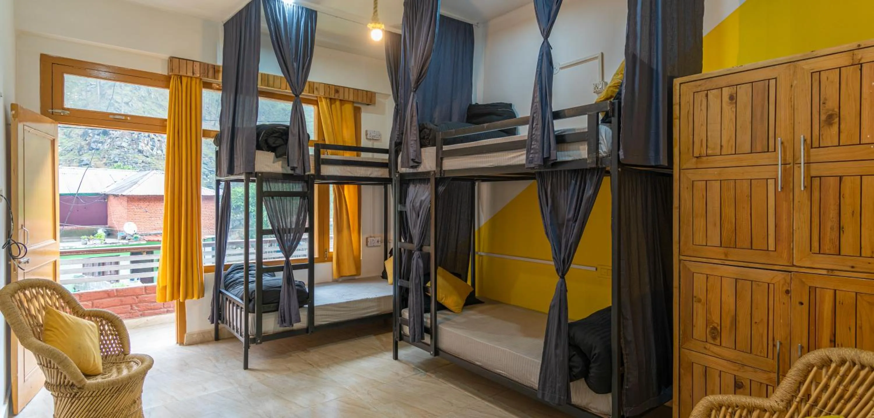 bunk bed, Bed in Whoopers Hostel Kasol