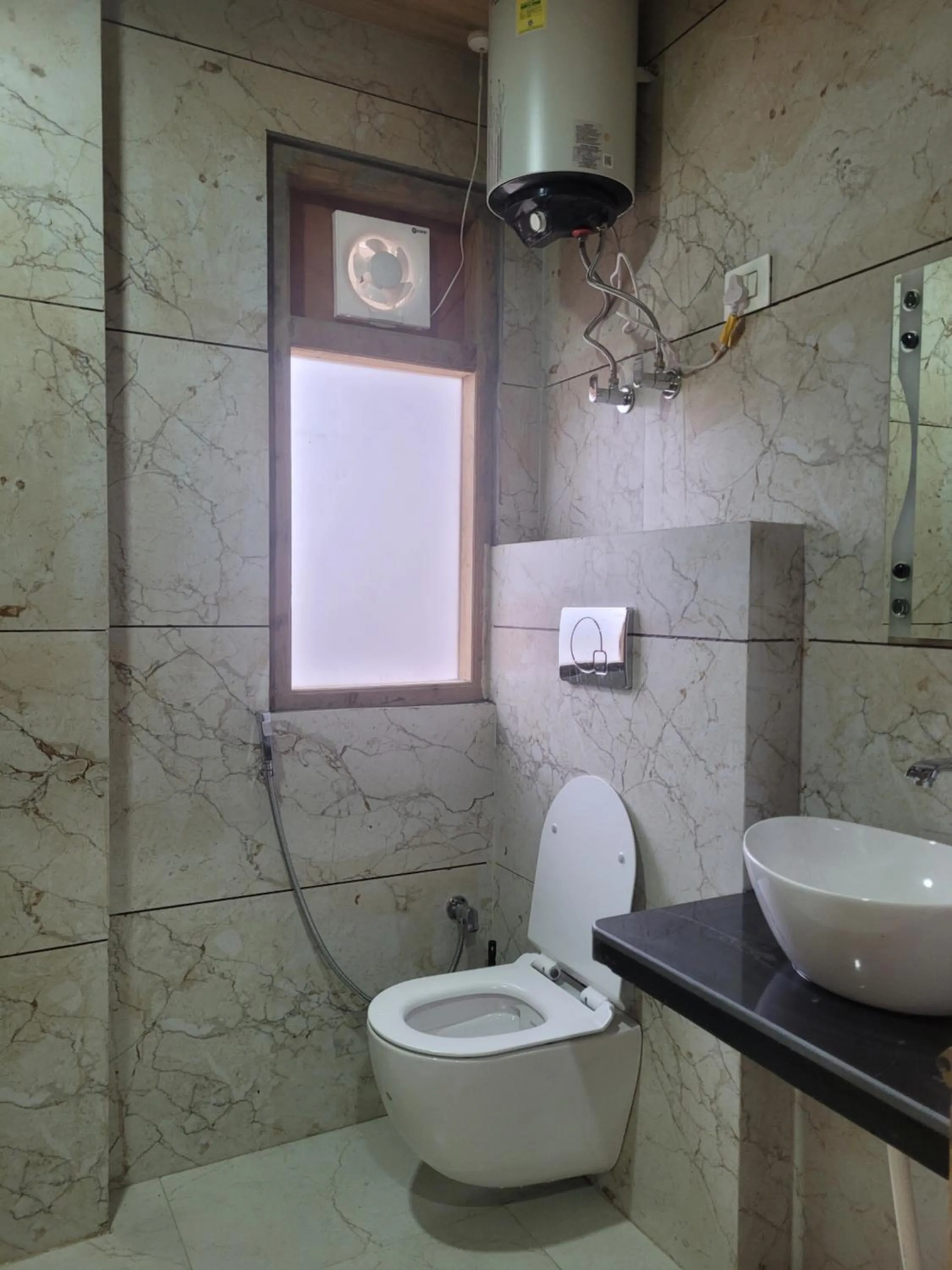 Whoopers Hostel Kasol