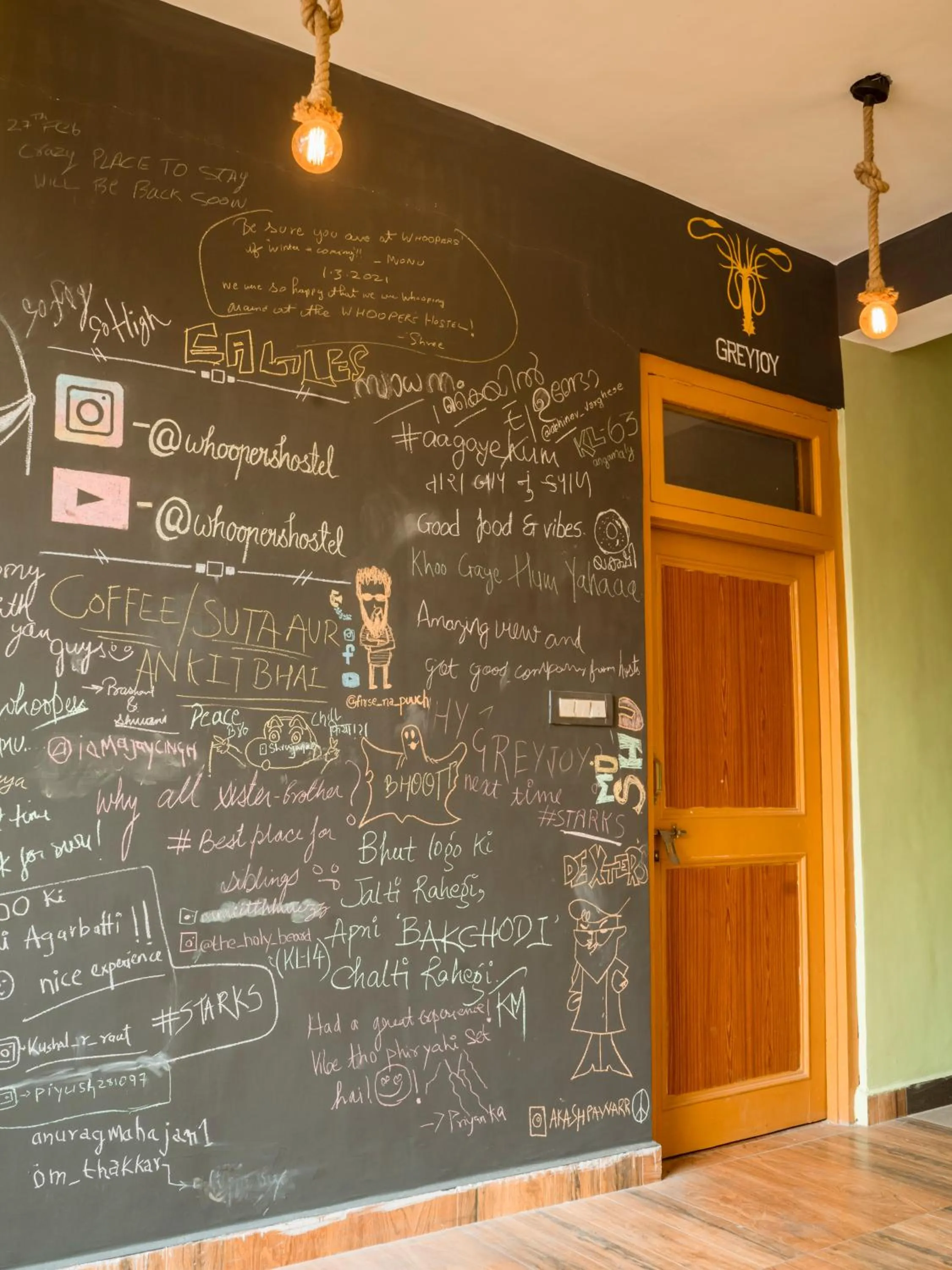 Property building in Whoopers Hostel Kasol