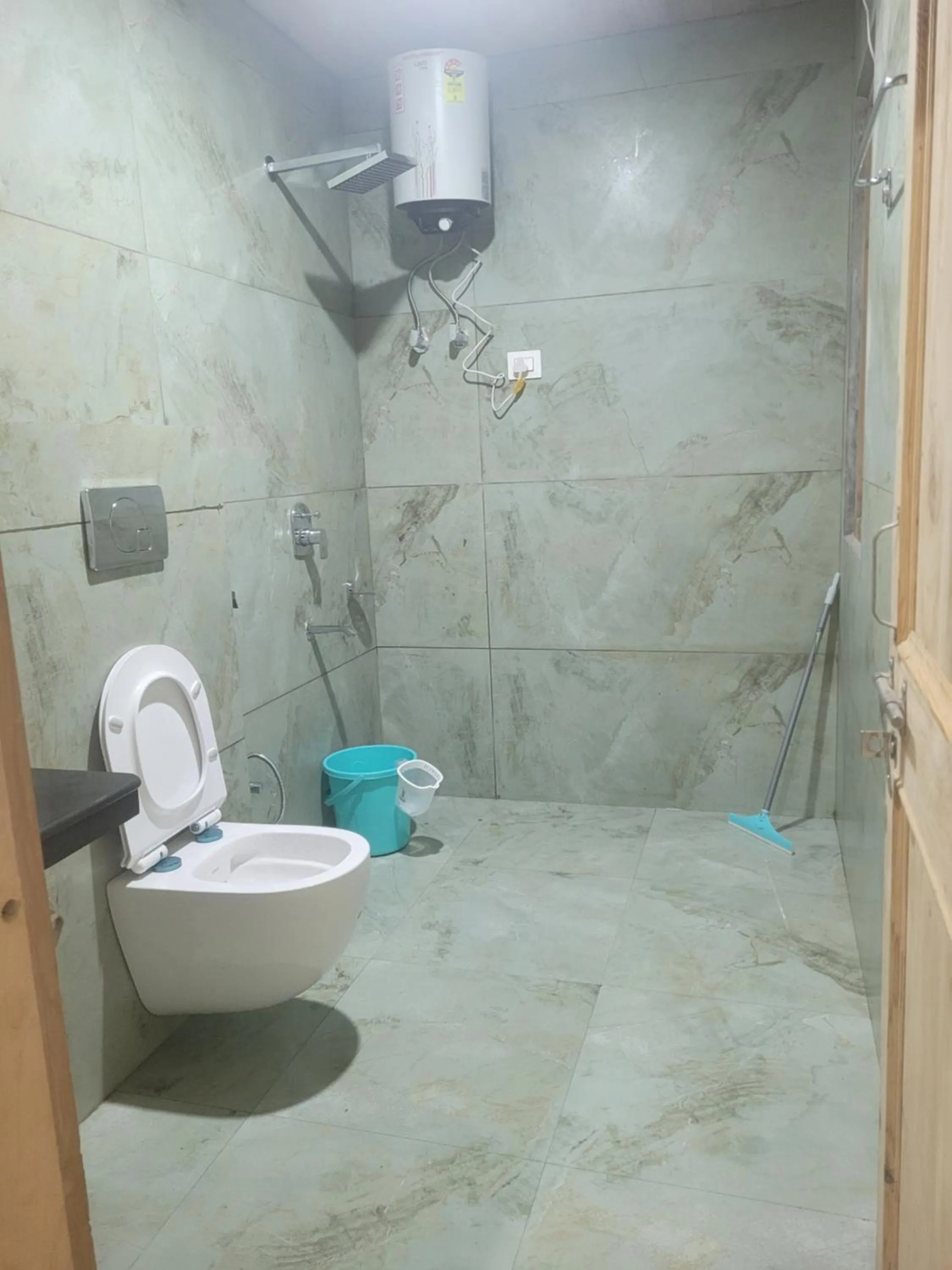 Whoopers Hostel Kasol