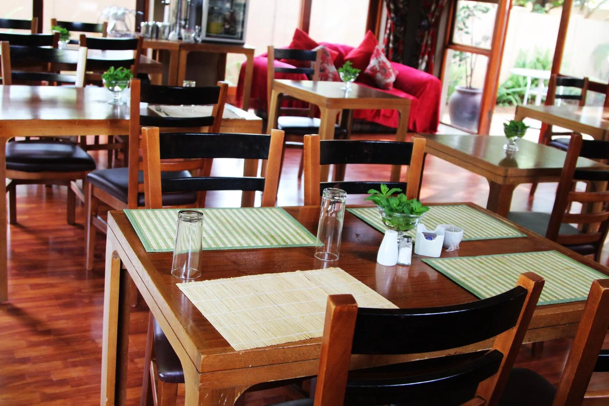 Restaurant/places to eat in Echo Garden Guesthouse