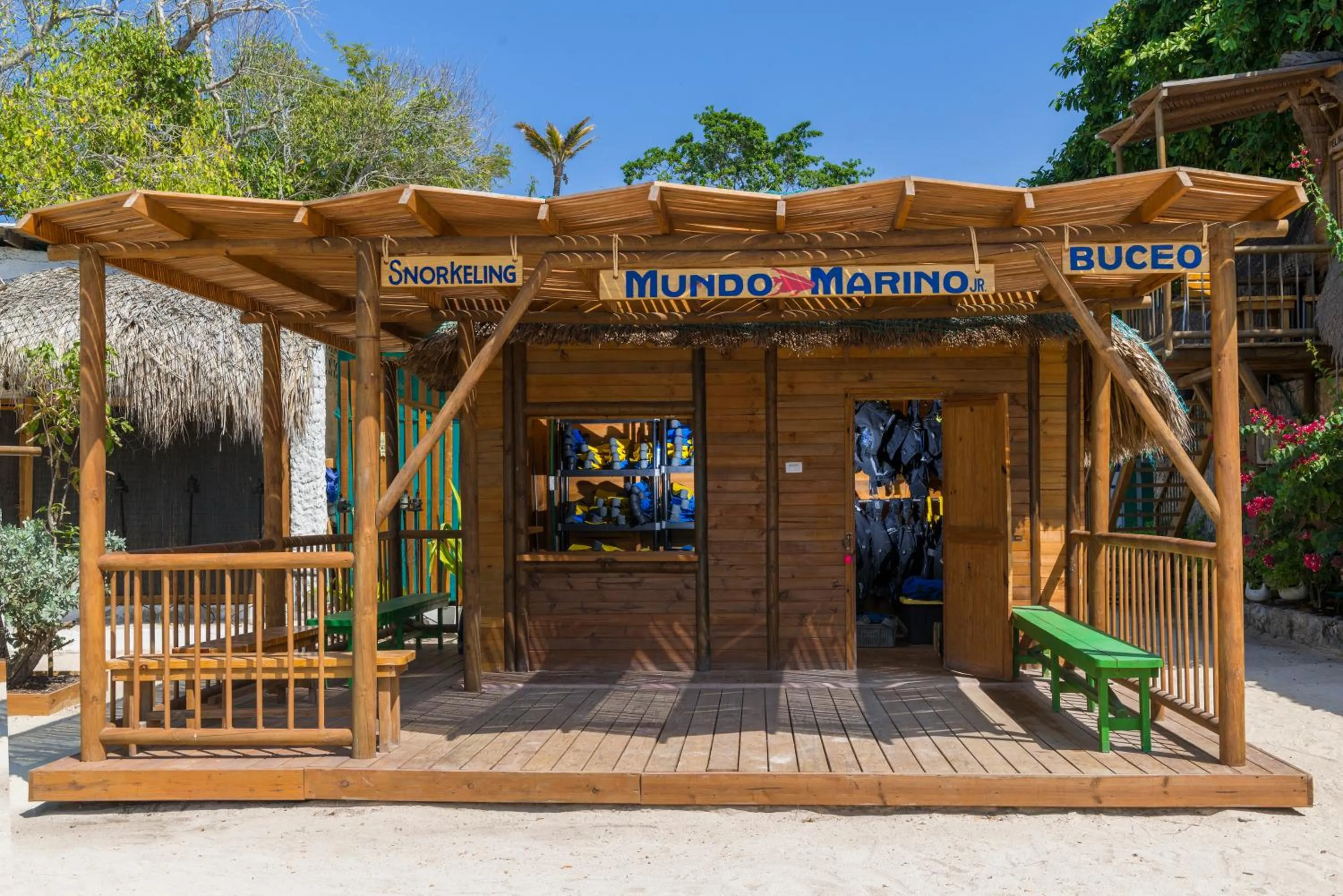 Shopping Area in Hotel Isla del Encanto