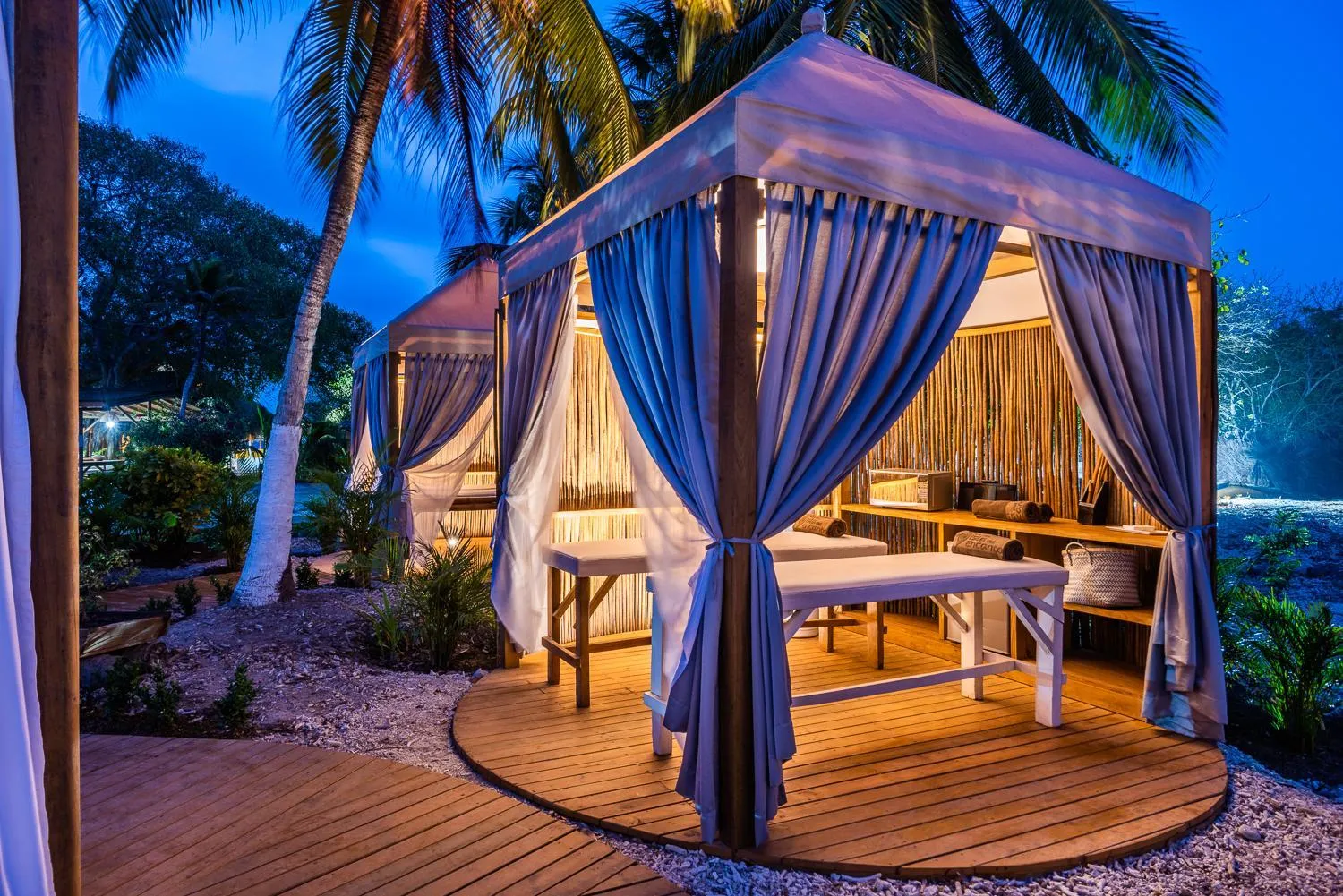 Night, Bed in Hotel Isla del Encanto