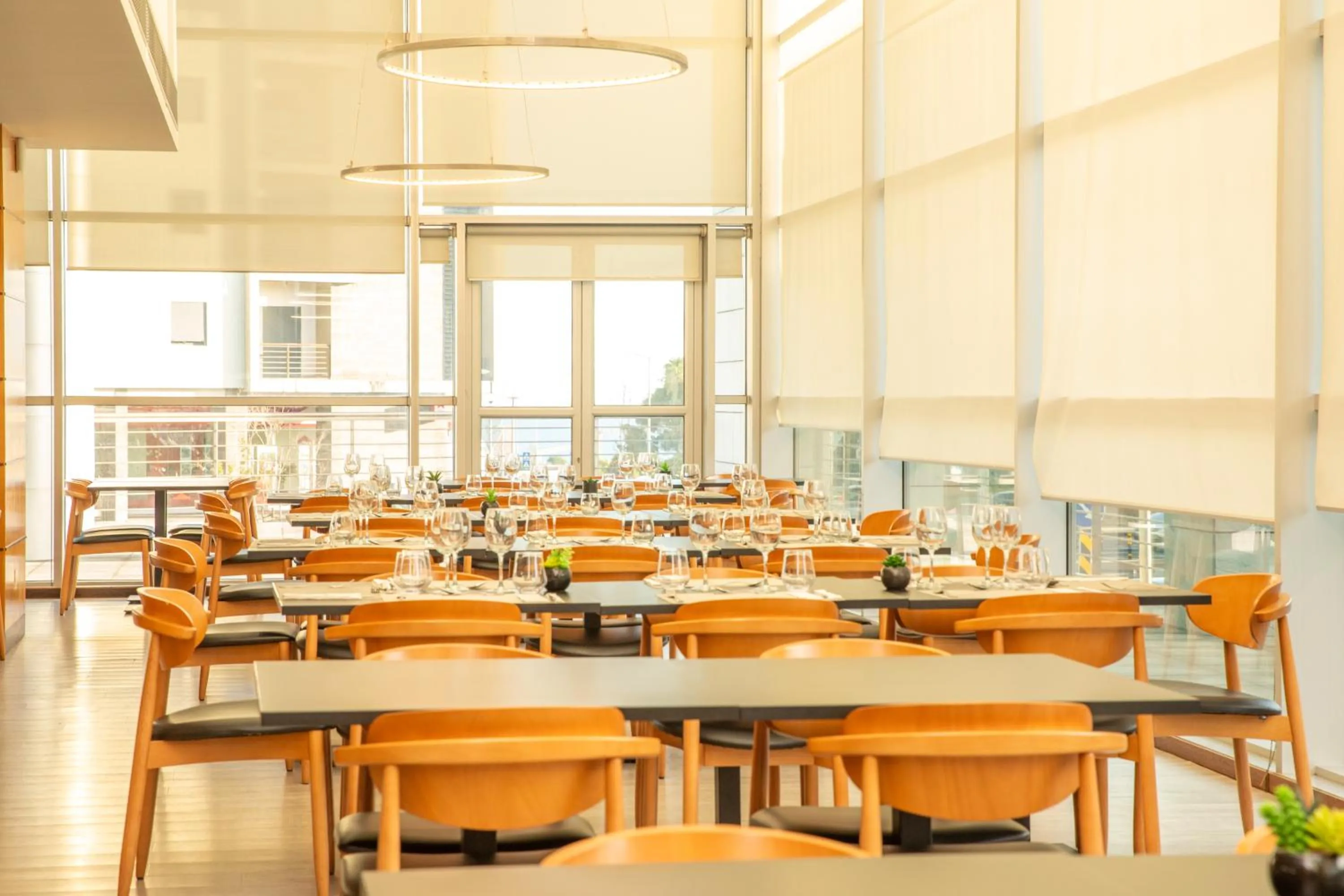 Restaurant/places to eat in VIP Executive Azores Hotel