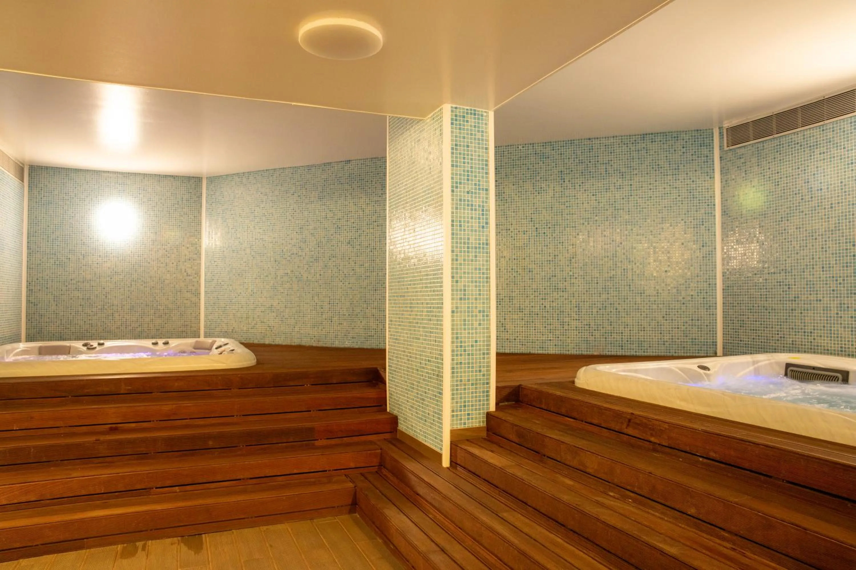 Spa and wellness centre/facilities in VIP Executive Azores Hotel