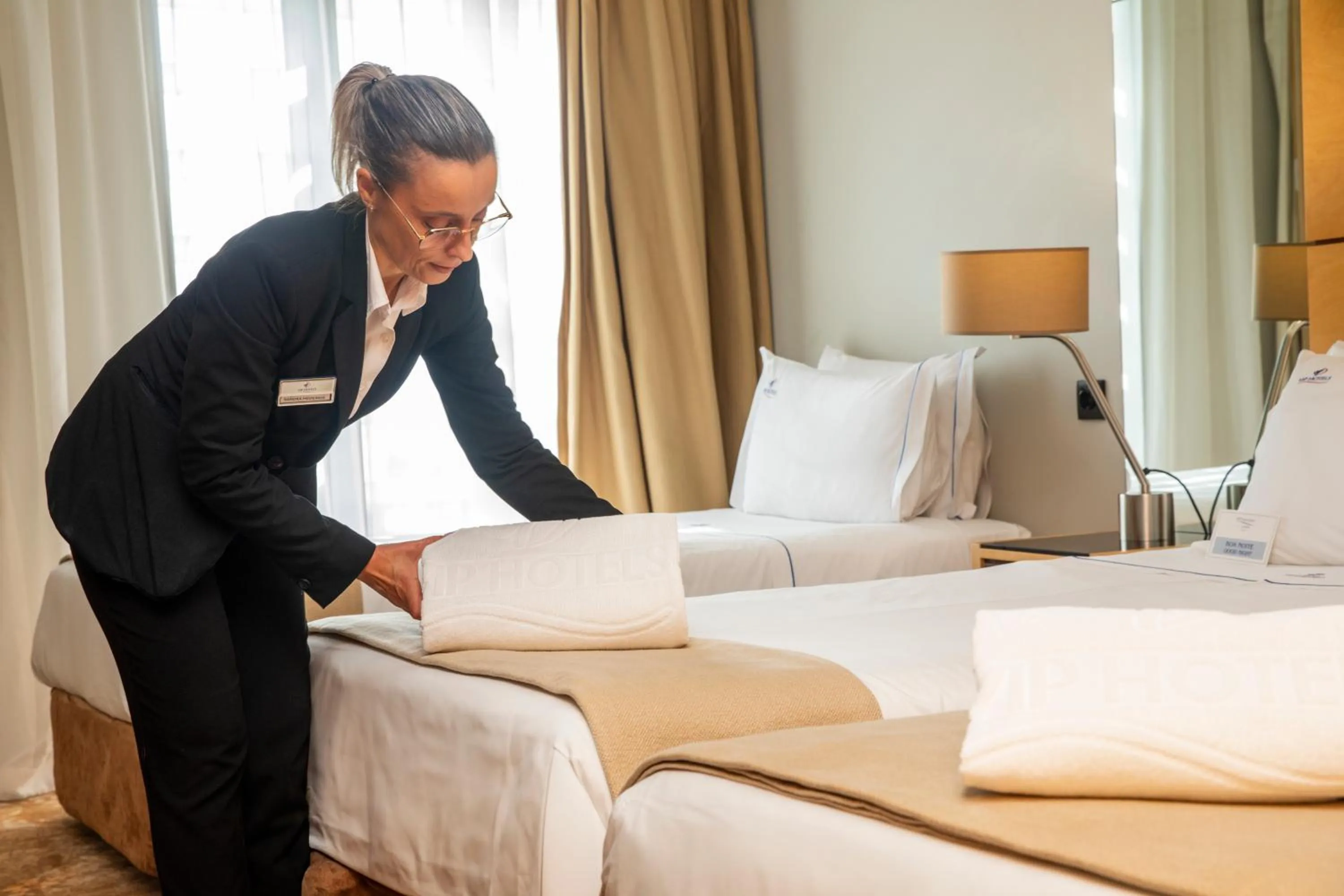 Bedroom, Bed in VIP Executive Azores Hotel