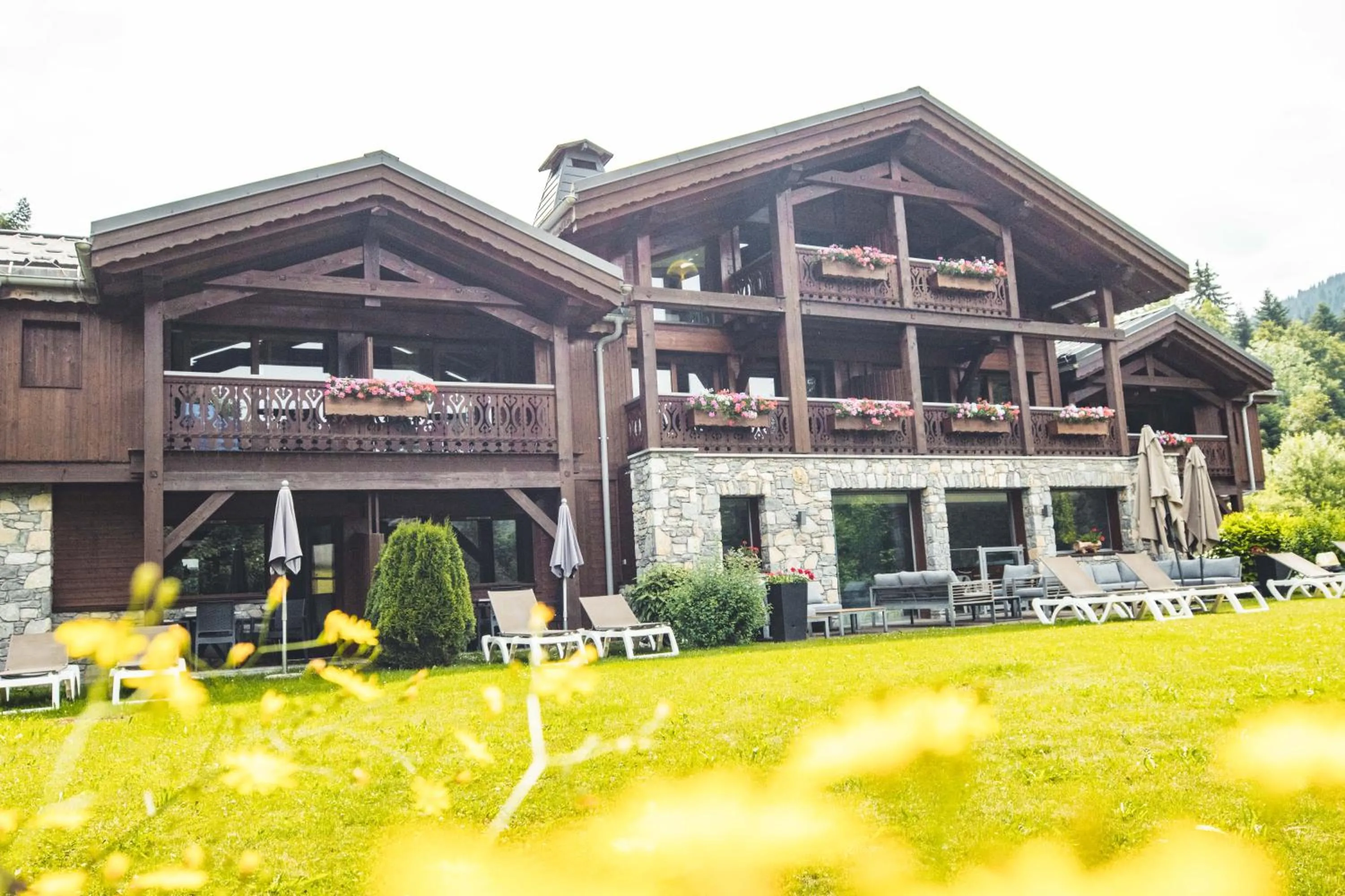 Four-Bedroom Chalet in Les Chalets d'Adelphine & SPA