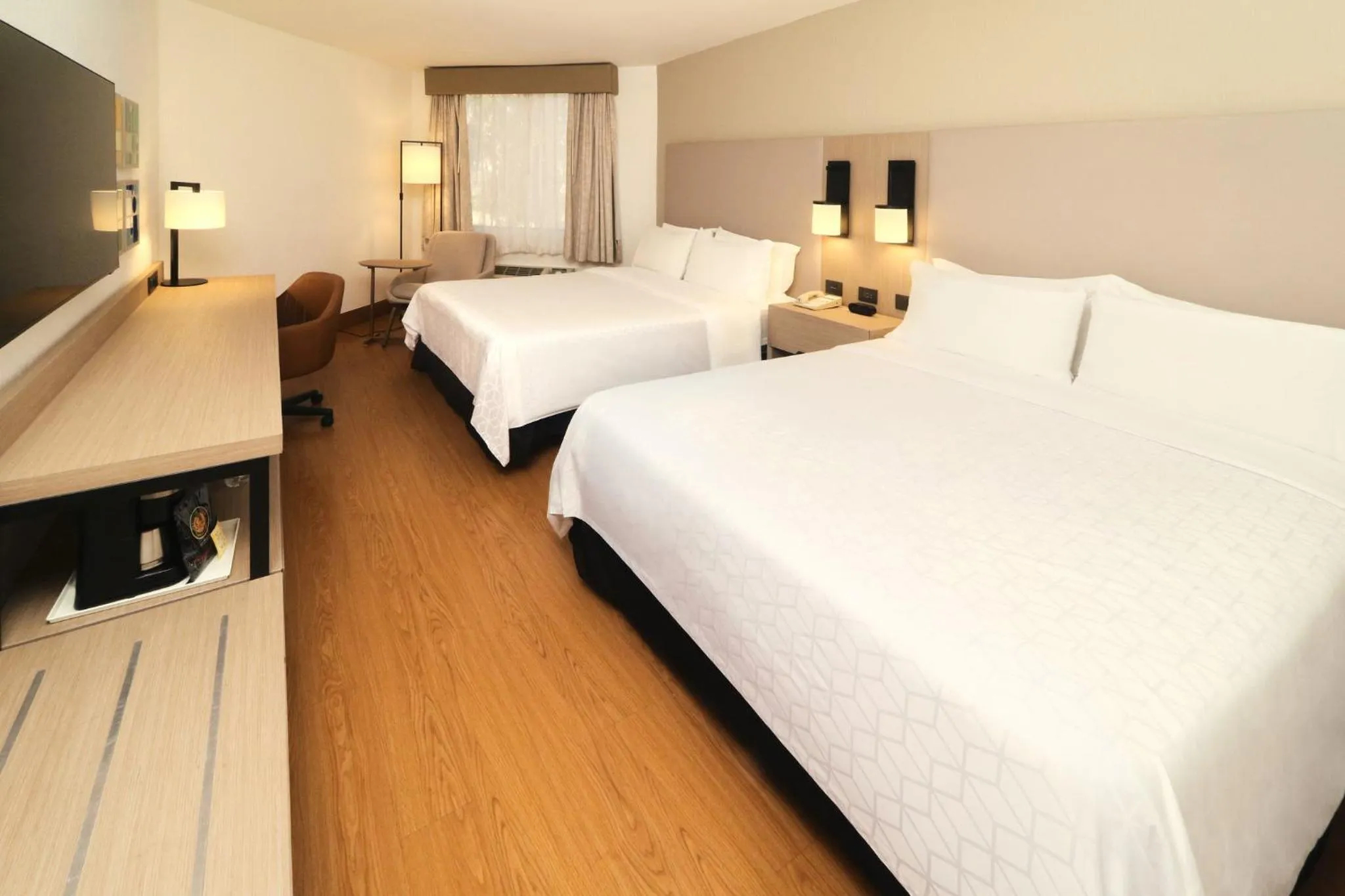 Photo of the whole room, Bed in Holiday Inn Tijuana Zona Rio by IHG