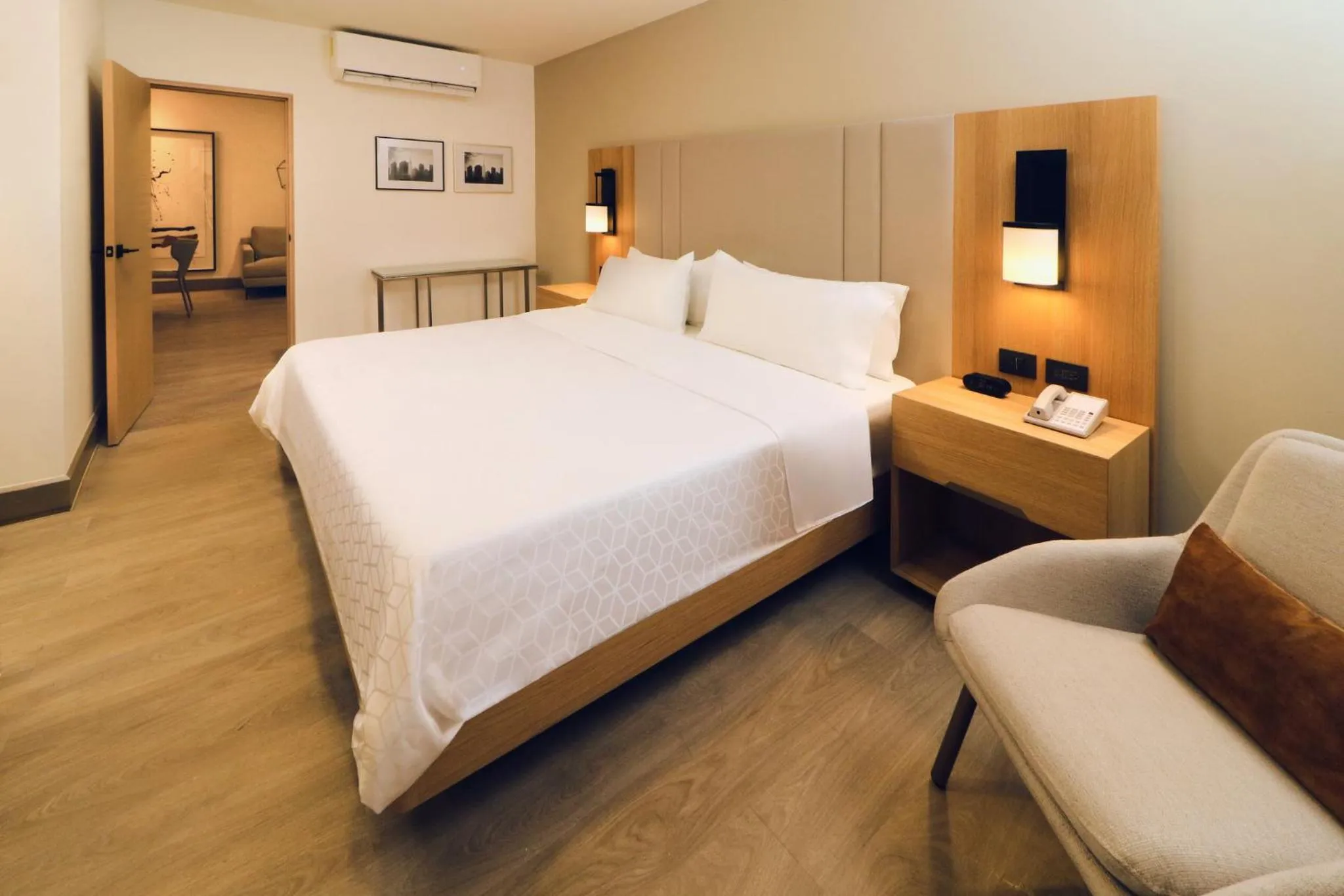 Photo of the whole room, Bed in Holiday Inn Tijuana Zona Rio by IHG