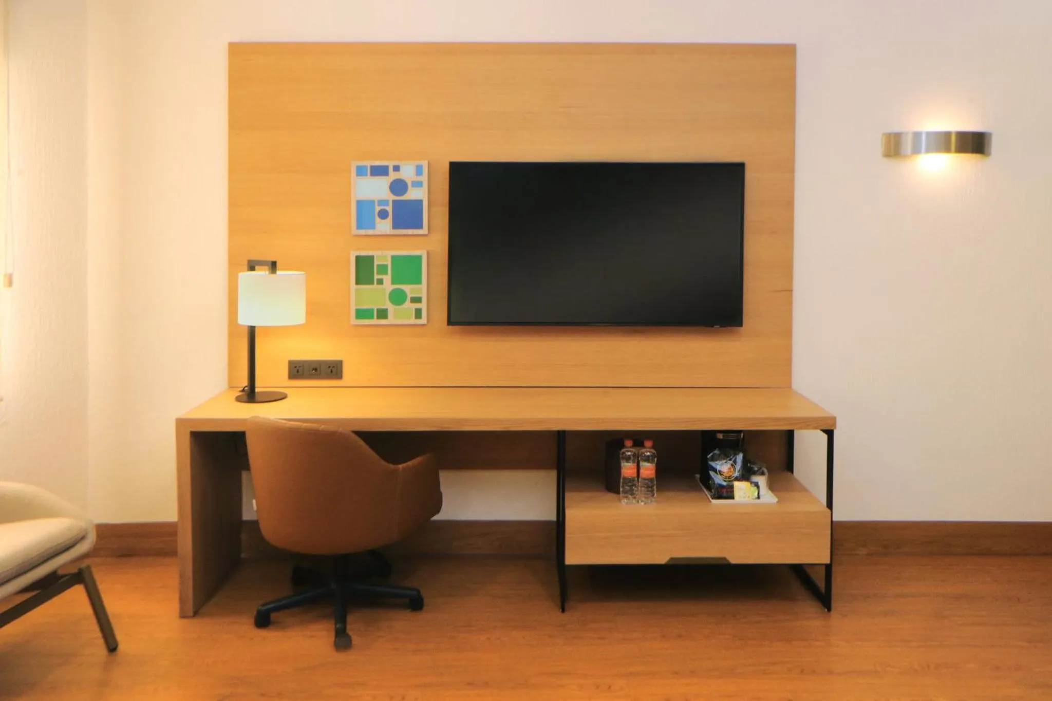 Photo of the whole room in Holiday Inn Tijuana Zona Rio by IHG