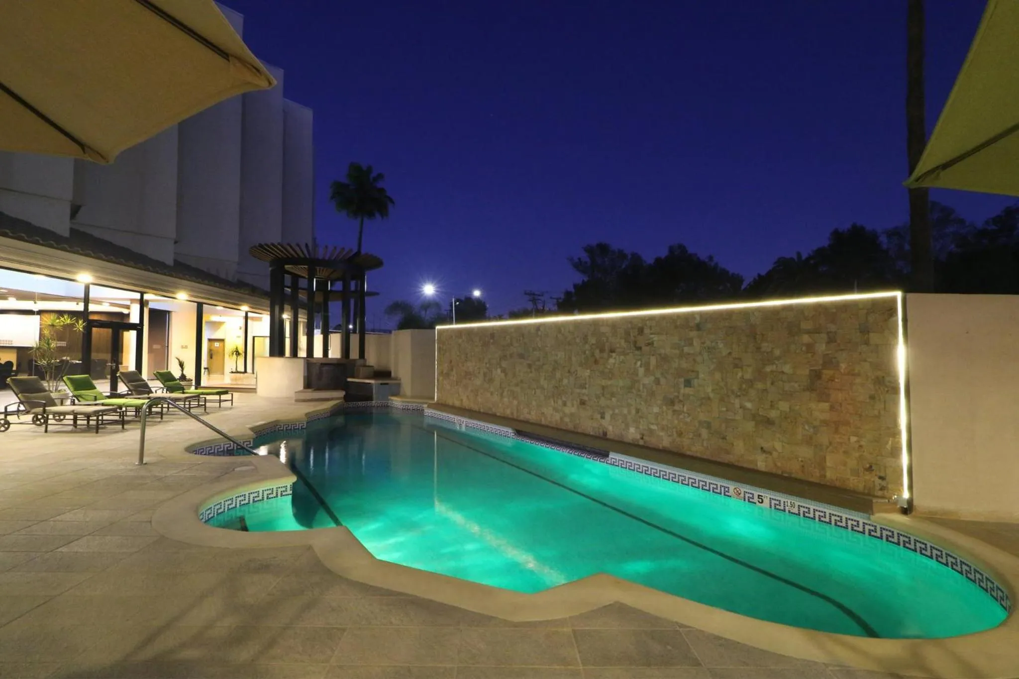 Swimming pool in Holiday Inn Tijuana Zona Rio by IHG