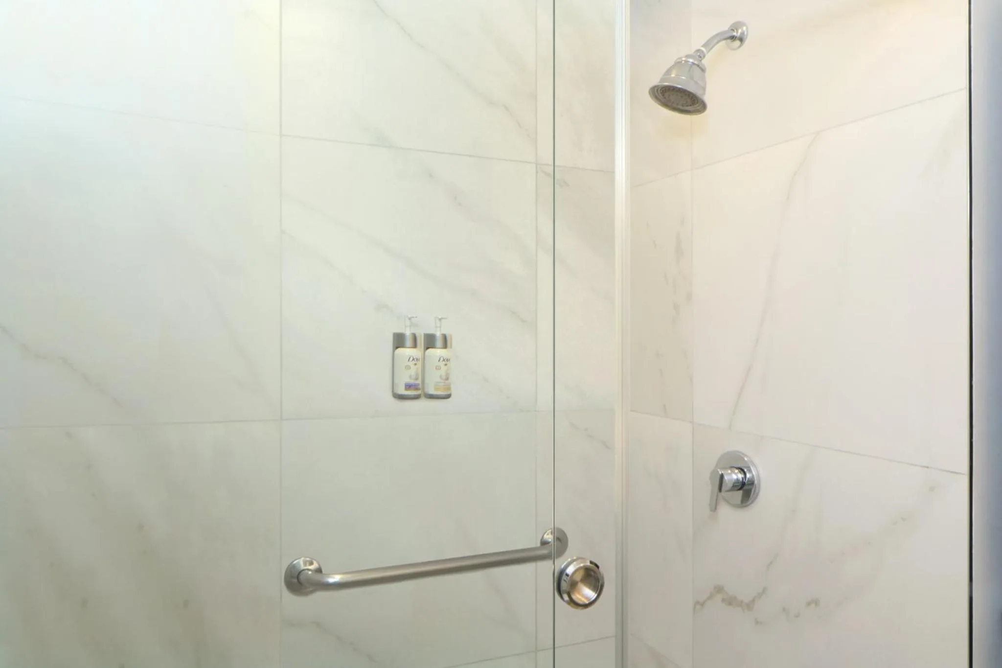 Bathroom in Holiday Inn Tijuana Zona Rio by IHG