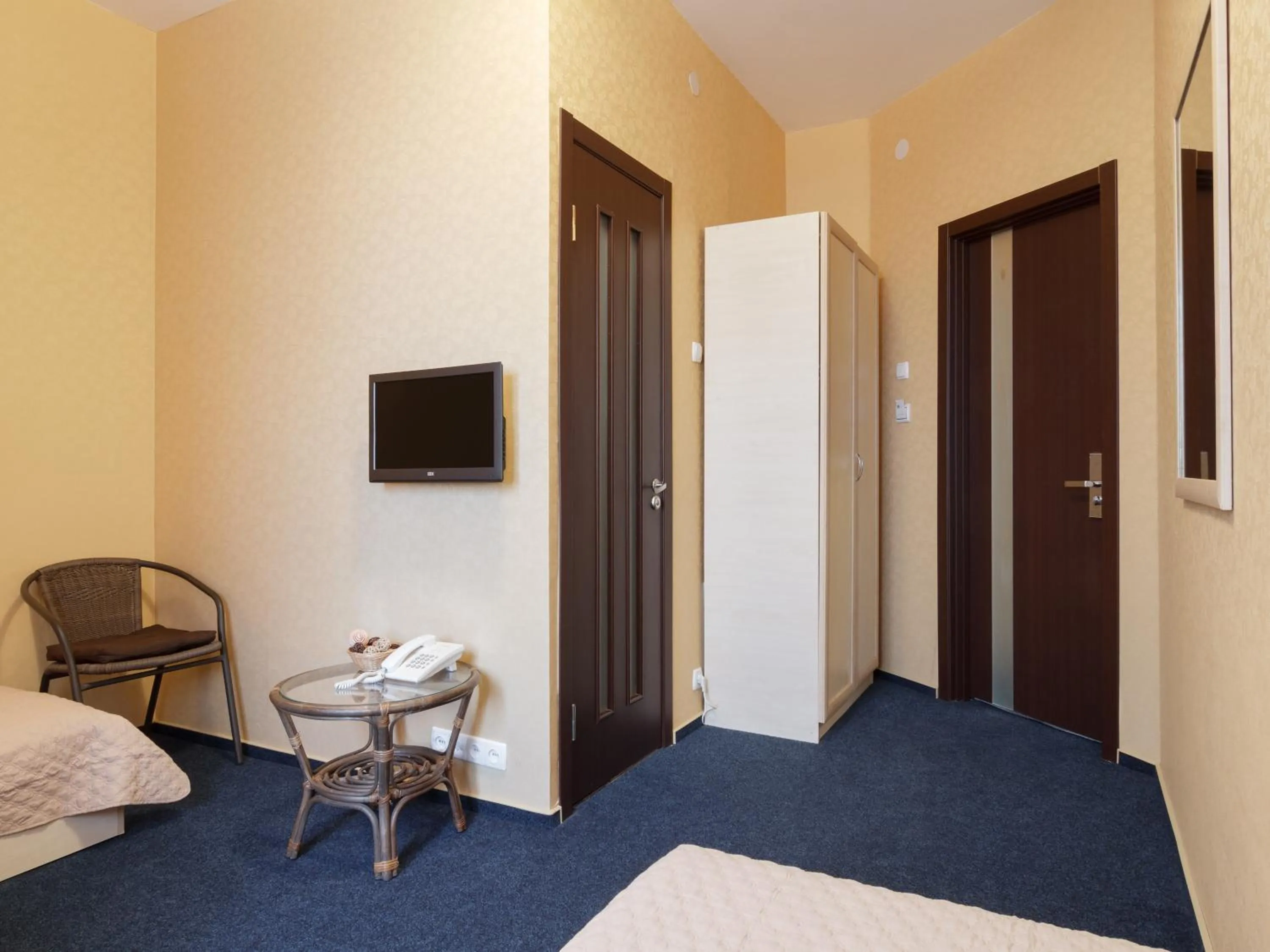 Photo of the whole room, Bed in Asotel