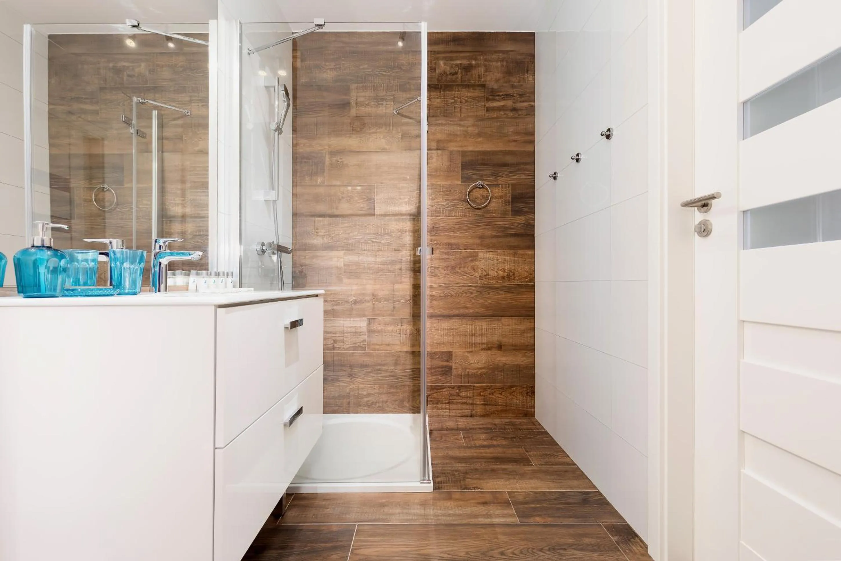 Property building in Apartamenty Polanki Park BASEN, SAUNA & SIŁOWNIA by Noclegi Renters