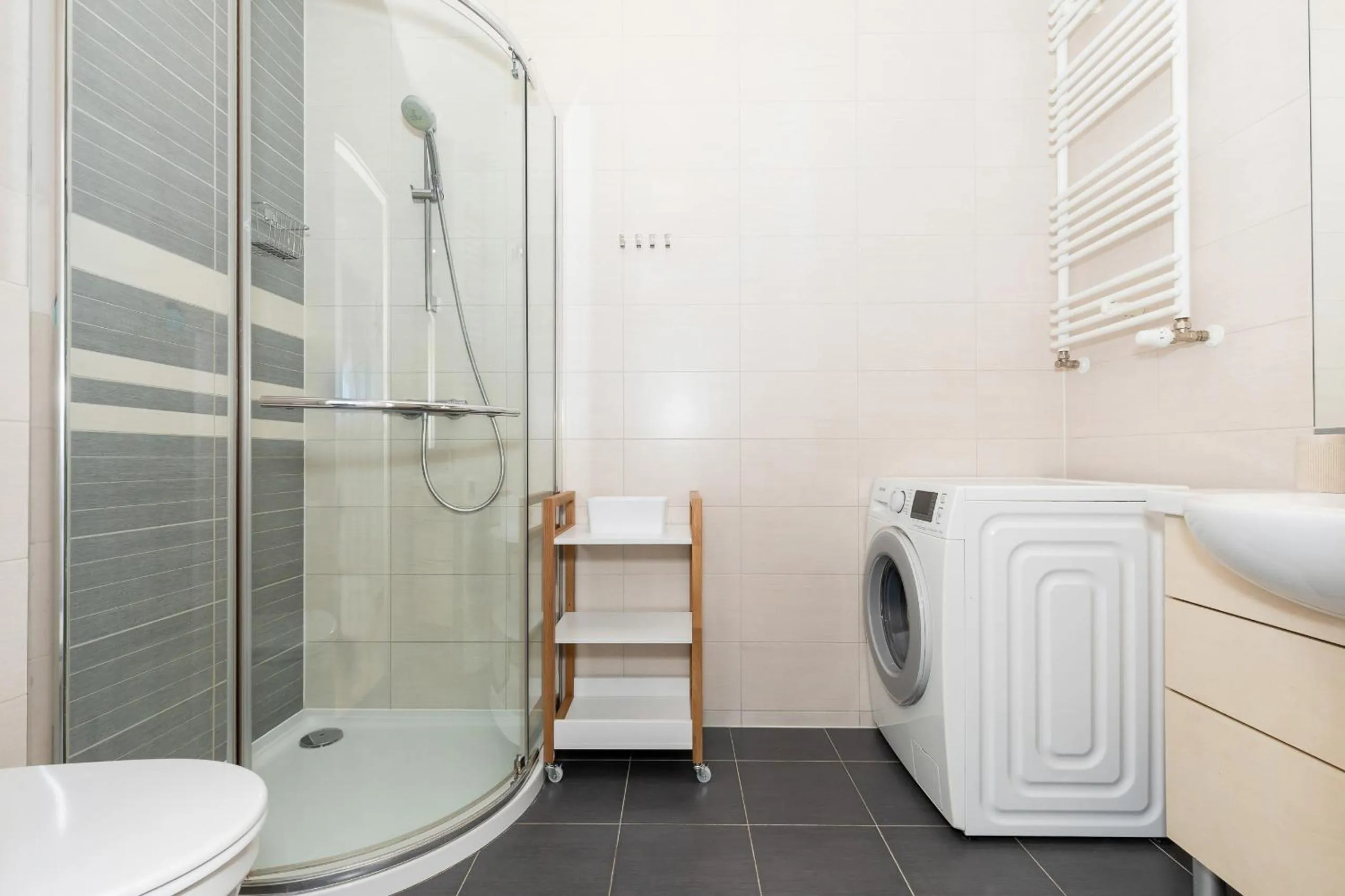Shower in Apartamenty Polanki Park BASEN, SAUNA & SIŁOWNIA by Noclegi Renters