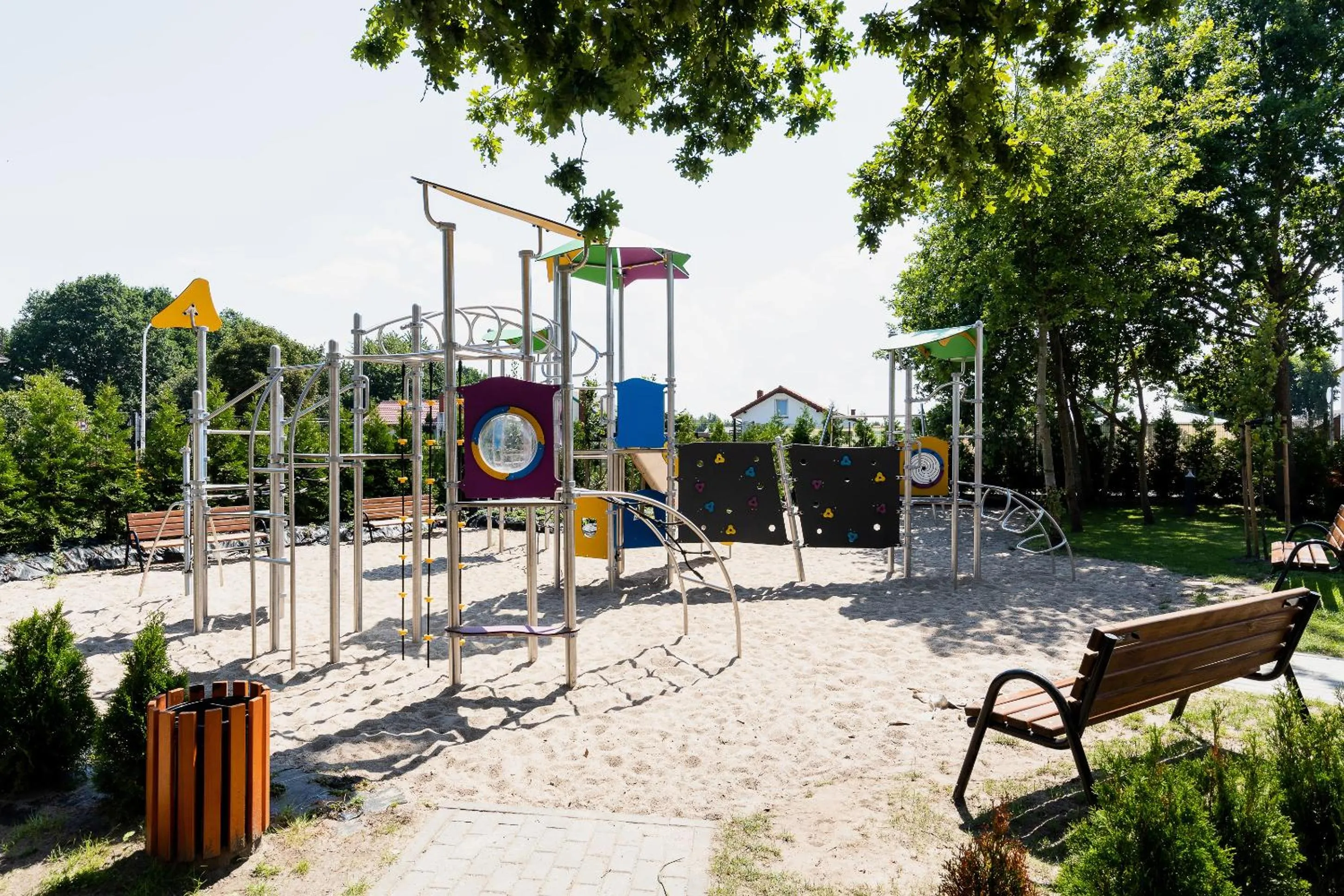 Property building in Apartamenty Polanki Park BASEN, SAUNA & SIŁOWNIA by Noclegi Renters