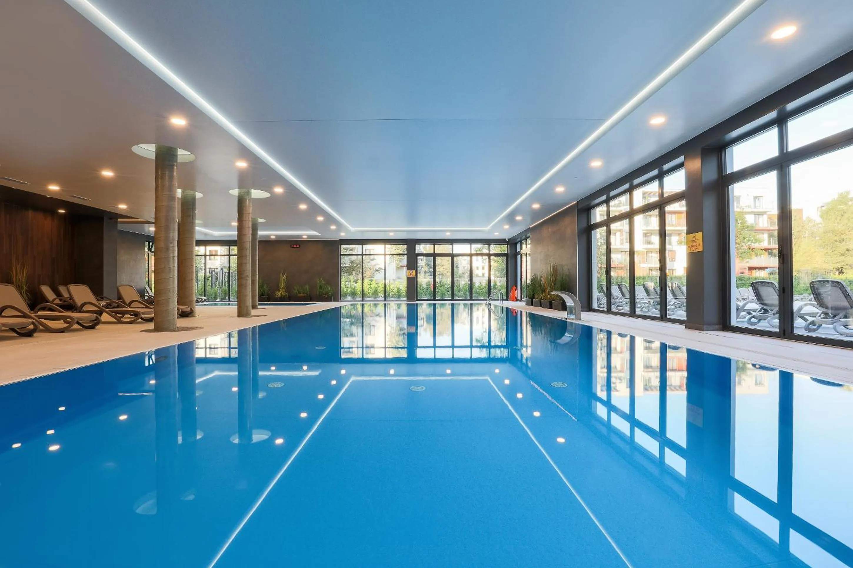 Swimming pool in Apartamenty Polanki Park BASEN, SAUNA & SIŁOWNIA by Noclegi Renters