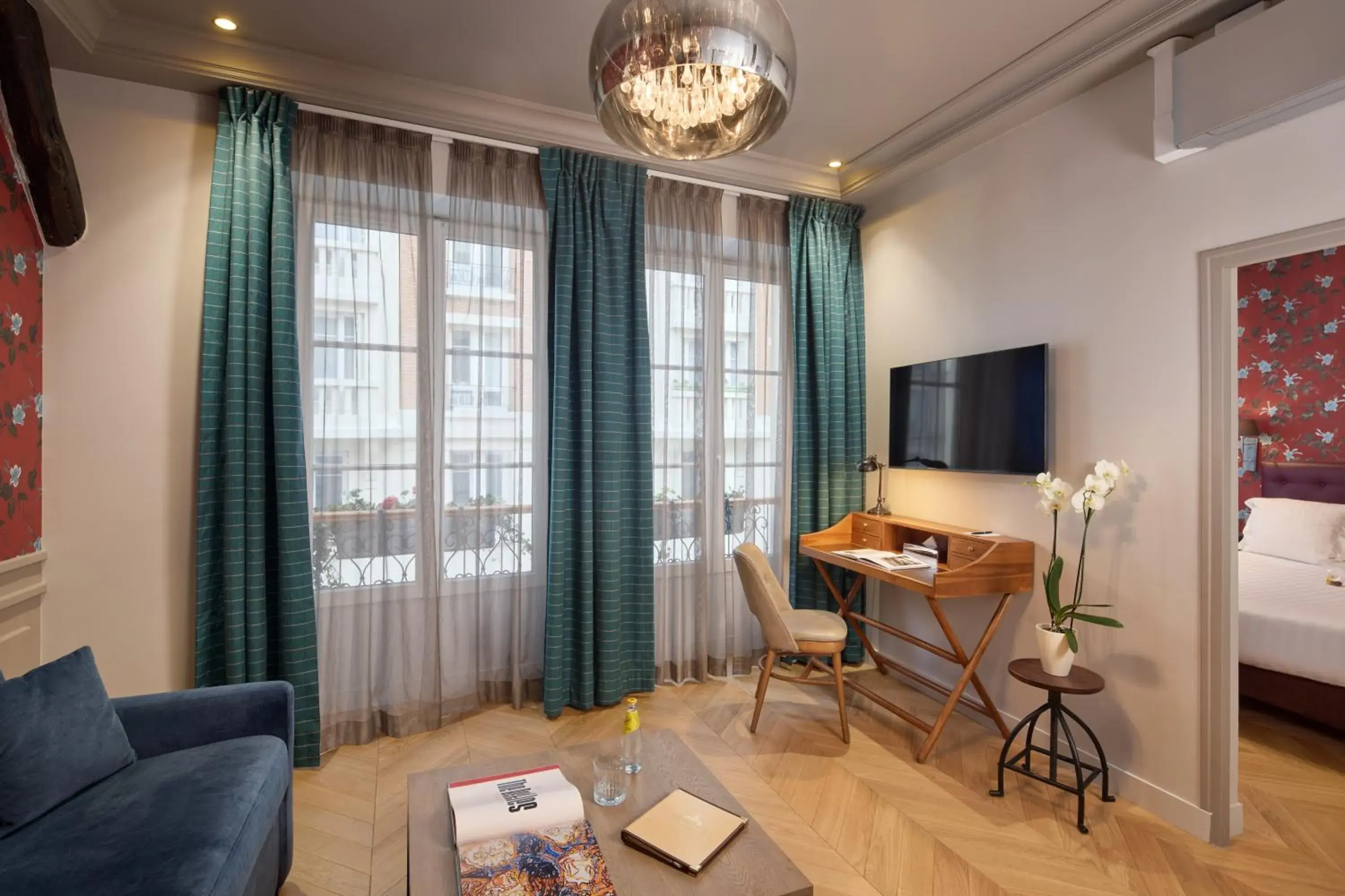 Family Suite in Le Robinet d'Or Paris Canal Saint Martin Family Suite in Le Robinet d'Or Paris Canal Saint Martin