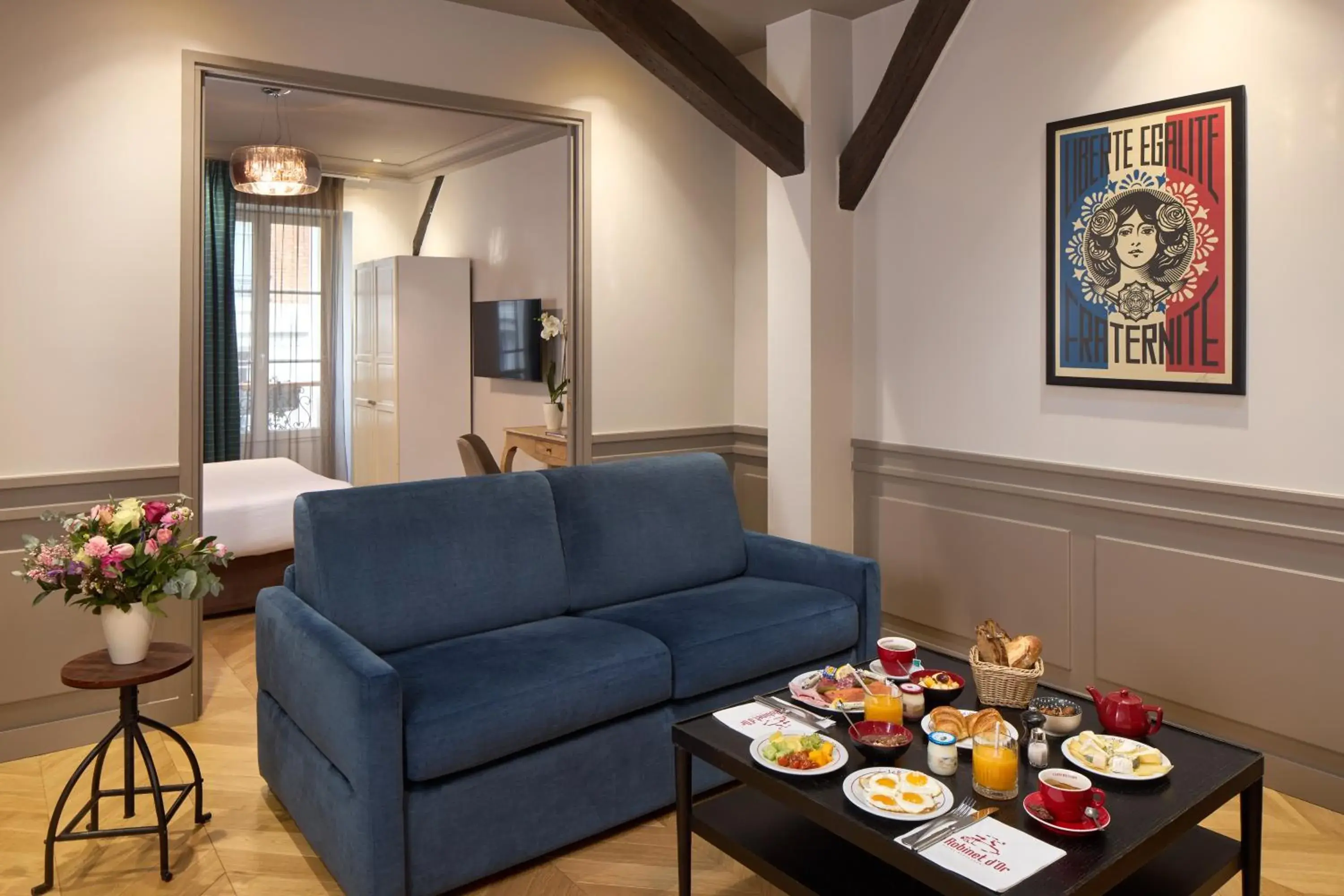 Executive Suite in Le Robinet d'Or Paris Canal Saint Martin Executive Suite in Le Robinet d'Or Paris Canal Saint Martin