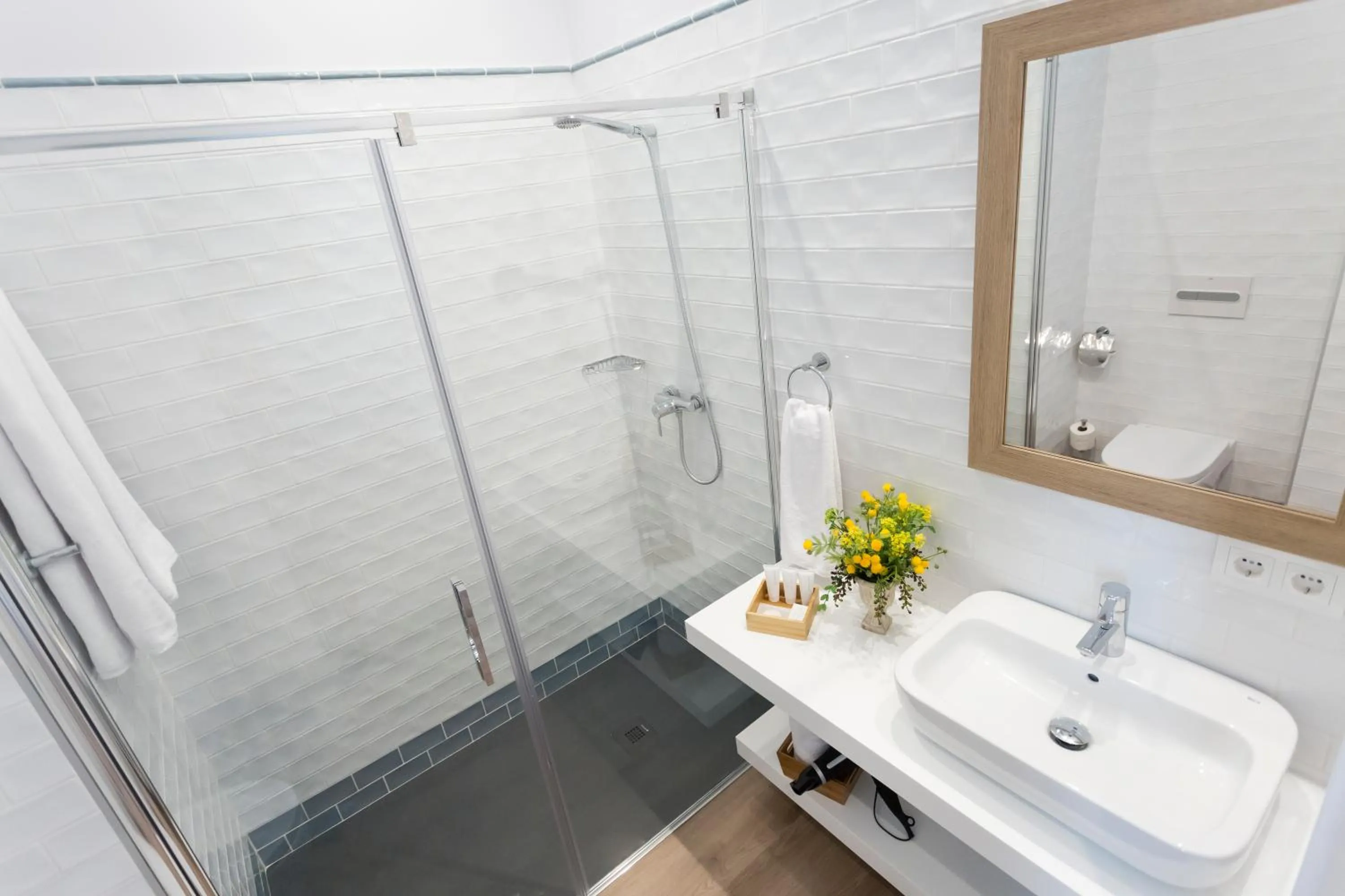 Shower in Casa de la Merced Suites