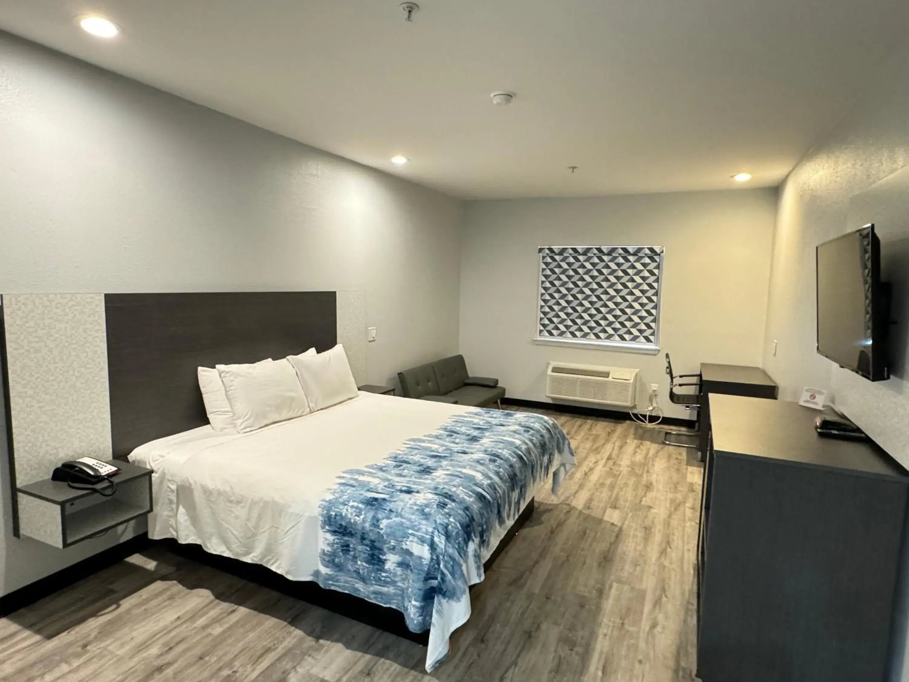 King Suite with Sofa Bed in Americas Best Value Inn & Suites Haltom City Ft. Worth King Suite with Sofa Bed in Americas Best Value Inn & Suites Haltom City Ft. Worth