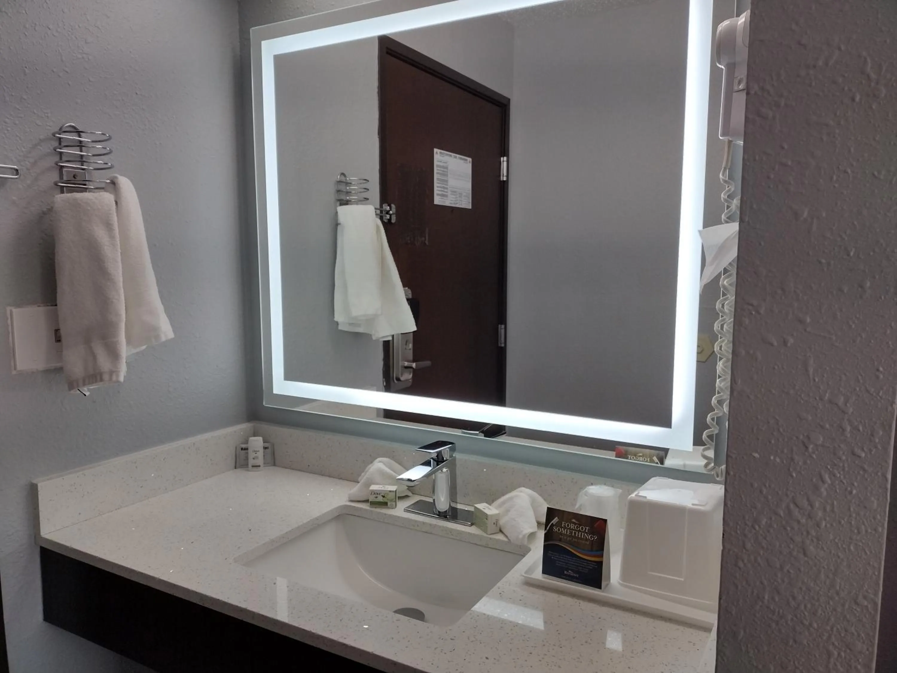 towels in Americas Best Value Inn - Duluth Spirit Mountain Inn