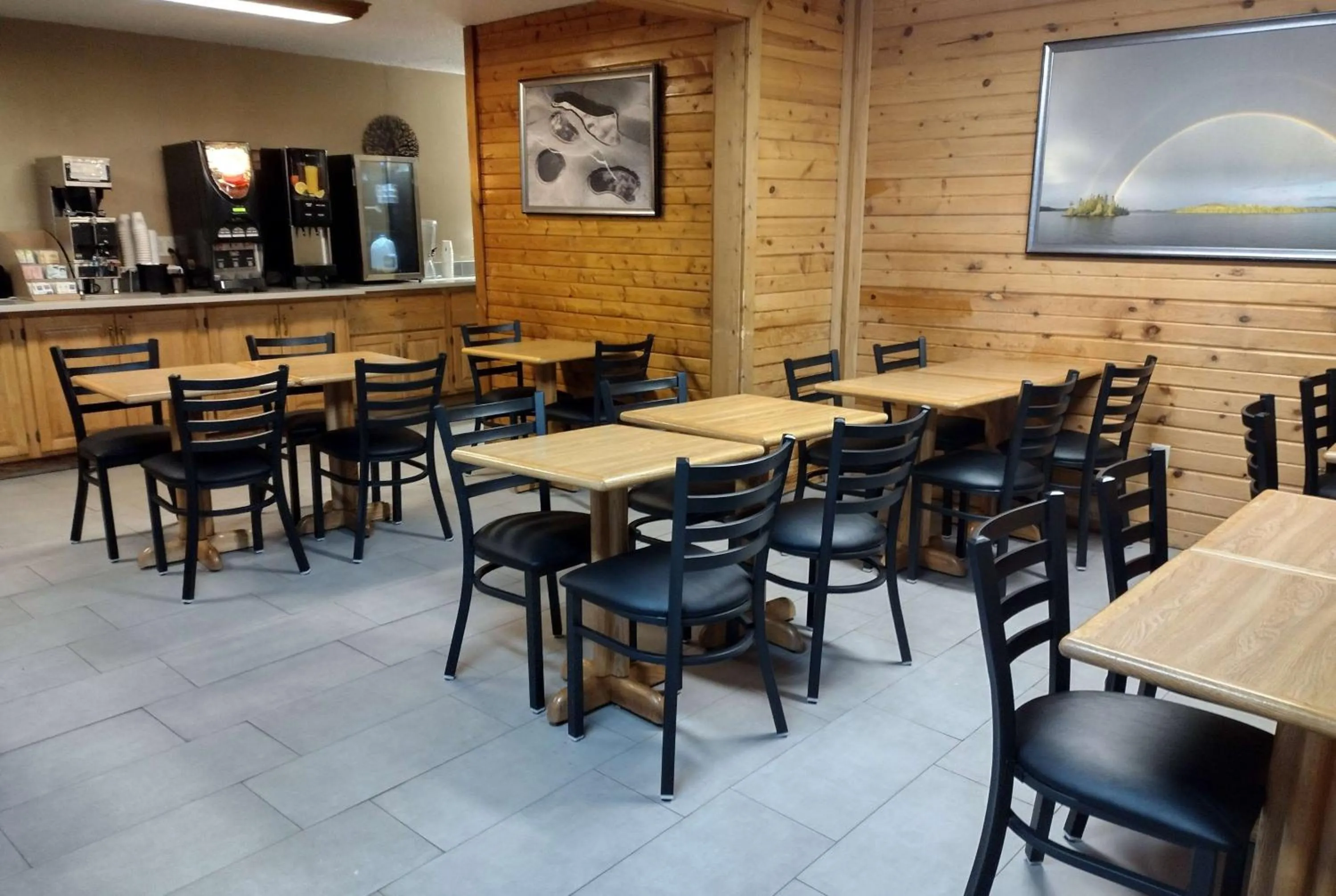 Breakfast in Americas Best Value Inn - Duluth Spirit Mountain Inn