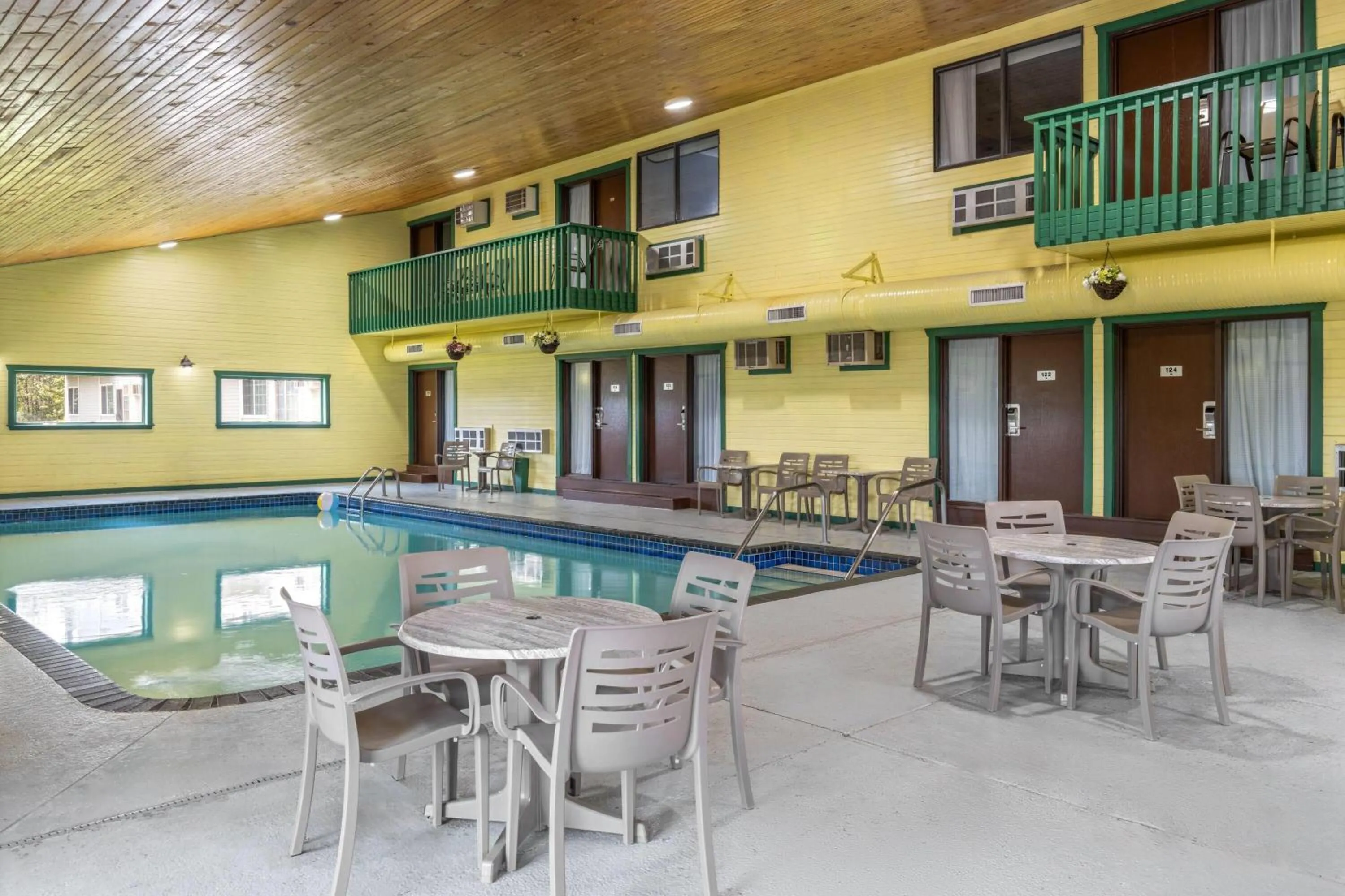 Swimming pool in Baymont by Wyndham Duluth Spirit Mountain