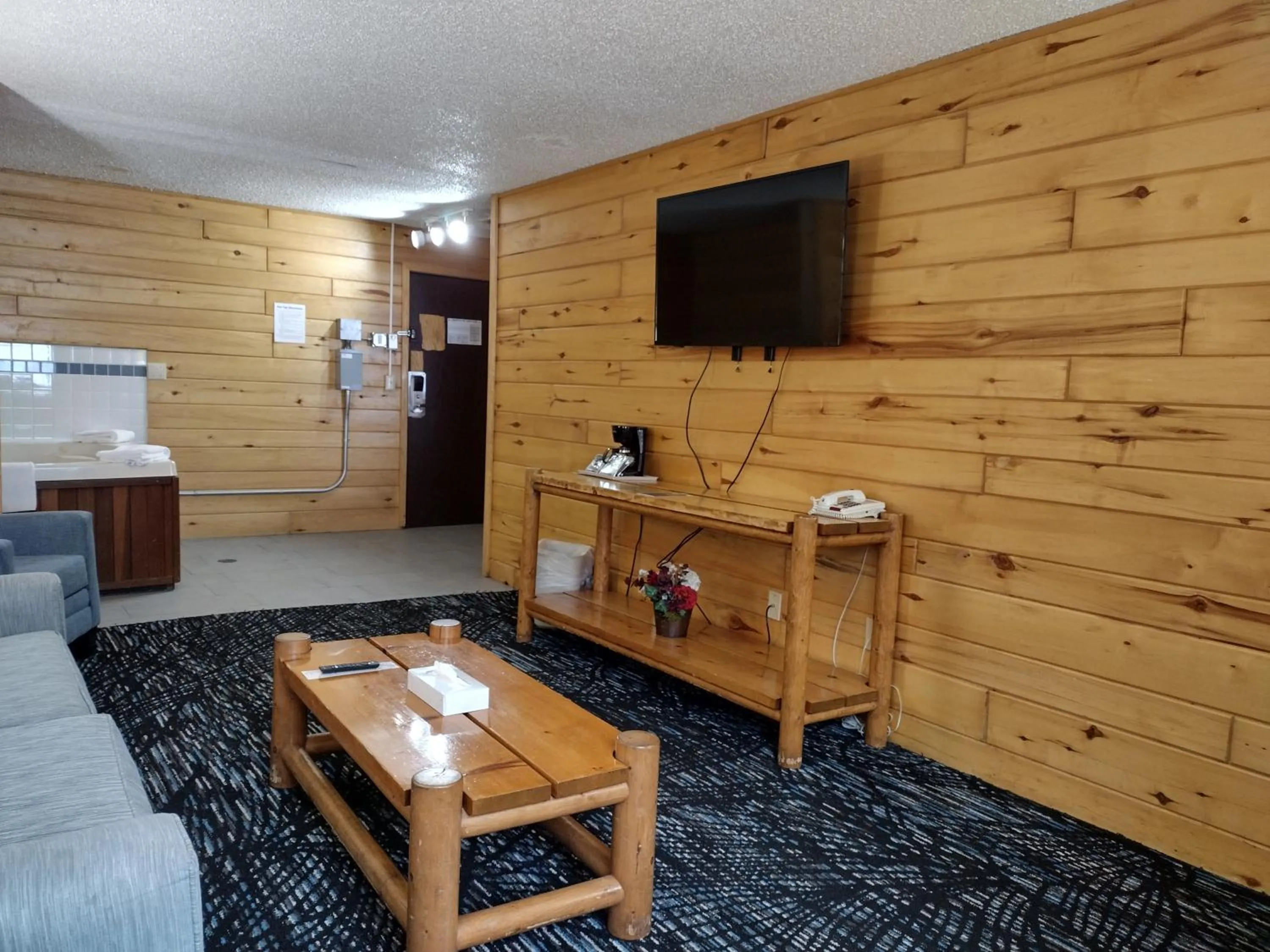 Seating area in Americas Best Value Inn - Duluth Spirit Mountain Inn