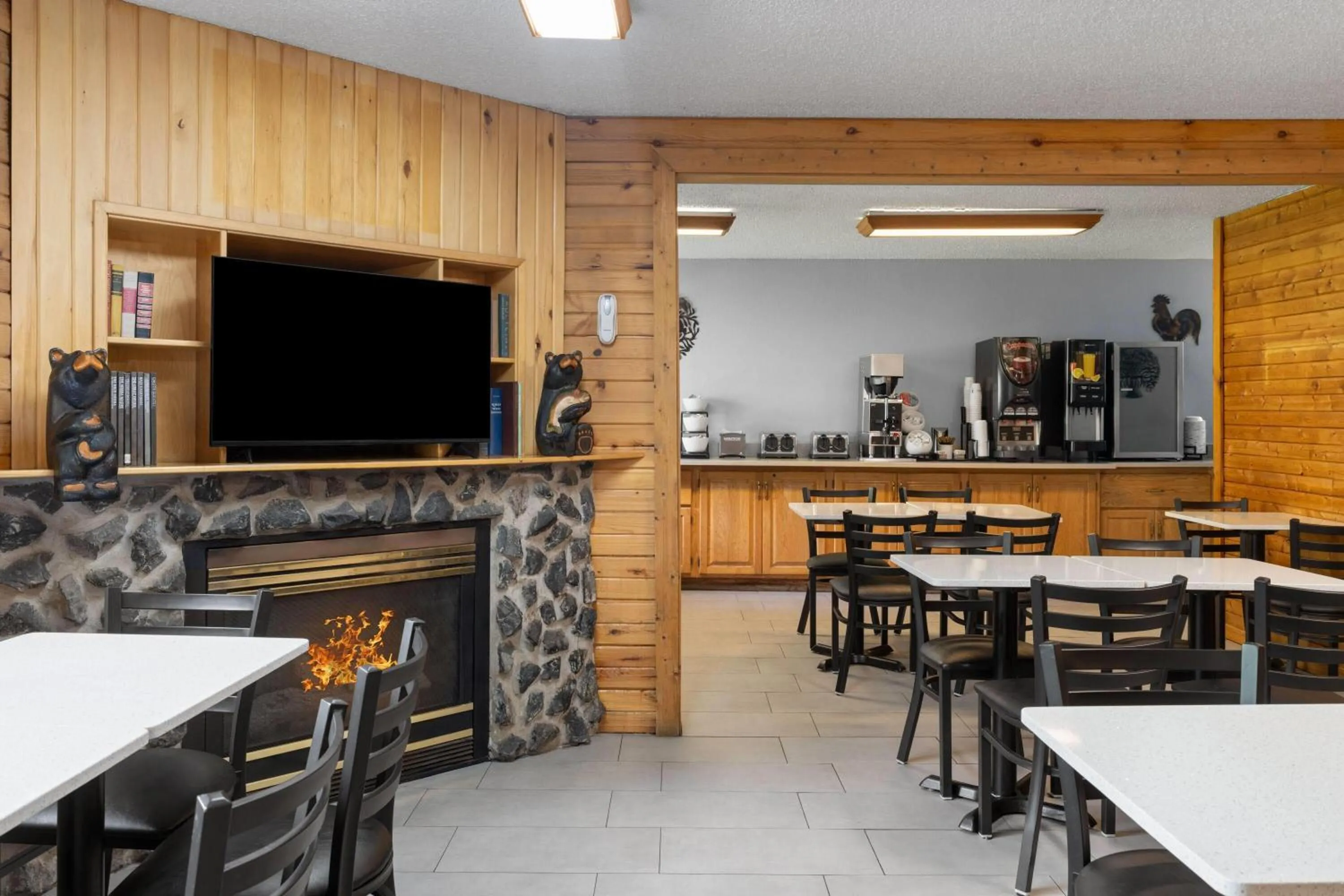 Breakfast in Baymont by Wyndham Duluth Spirit Mountain