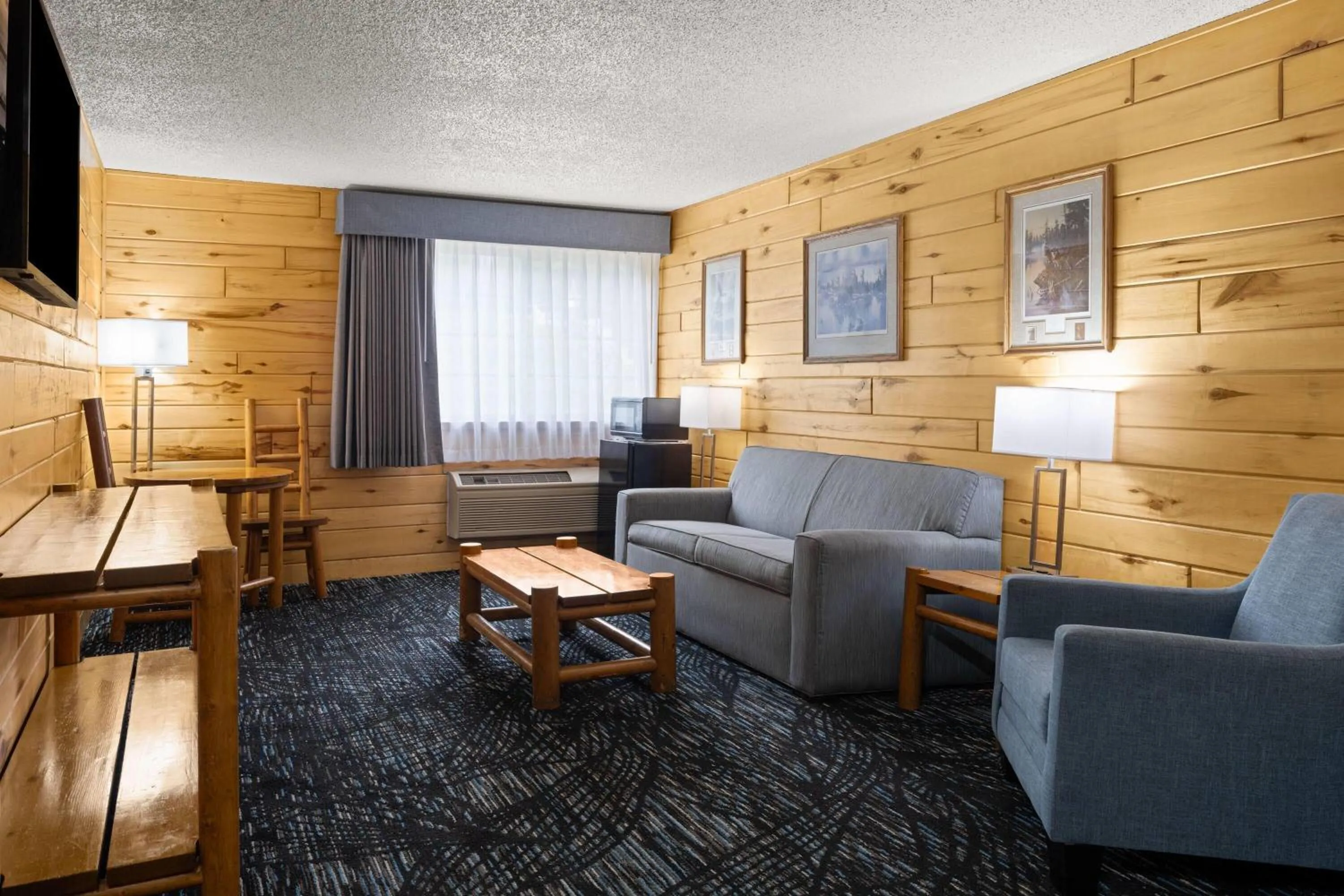 Bath in Baymont by Wyndham Duluth Spirit Mountain