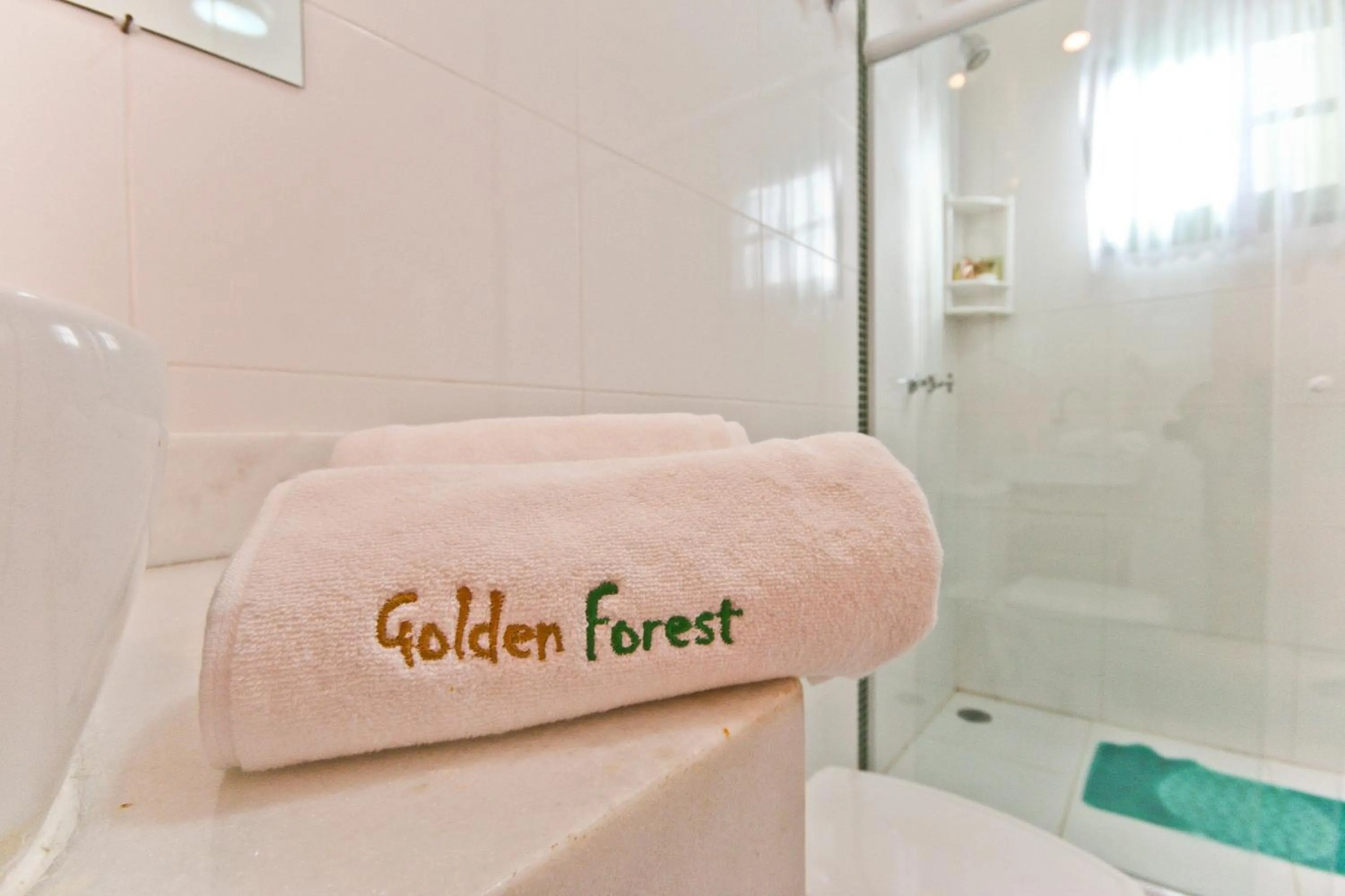 Bathroom in Golden Forest Pousada