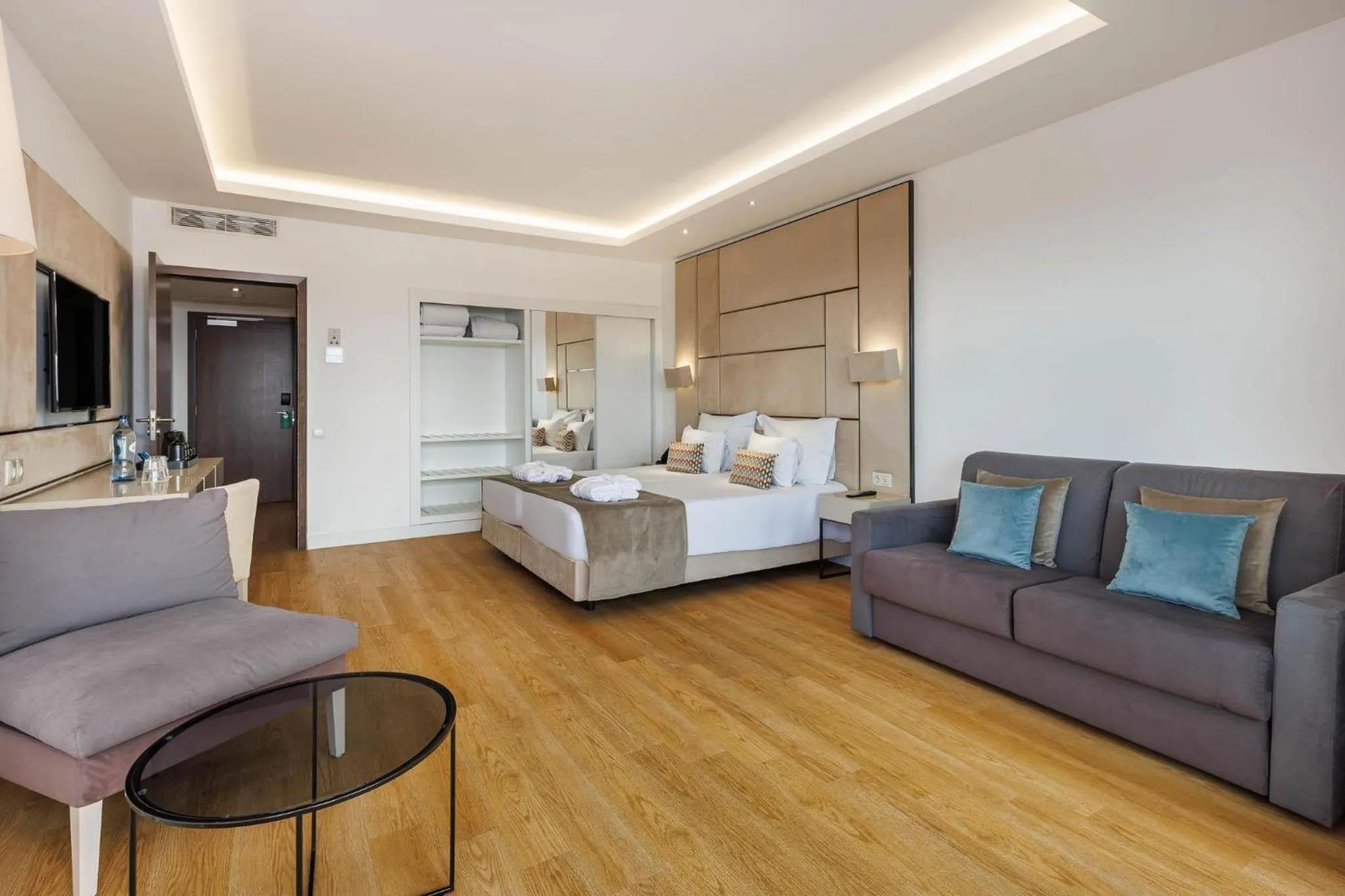 Photo of the whole room in Jupiter Albufeira Hotel - Family & Fun - All Inclusive